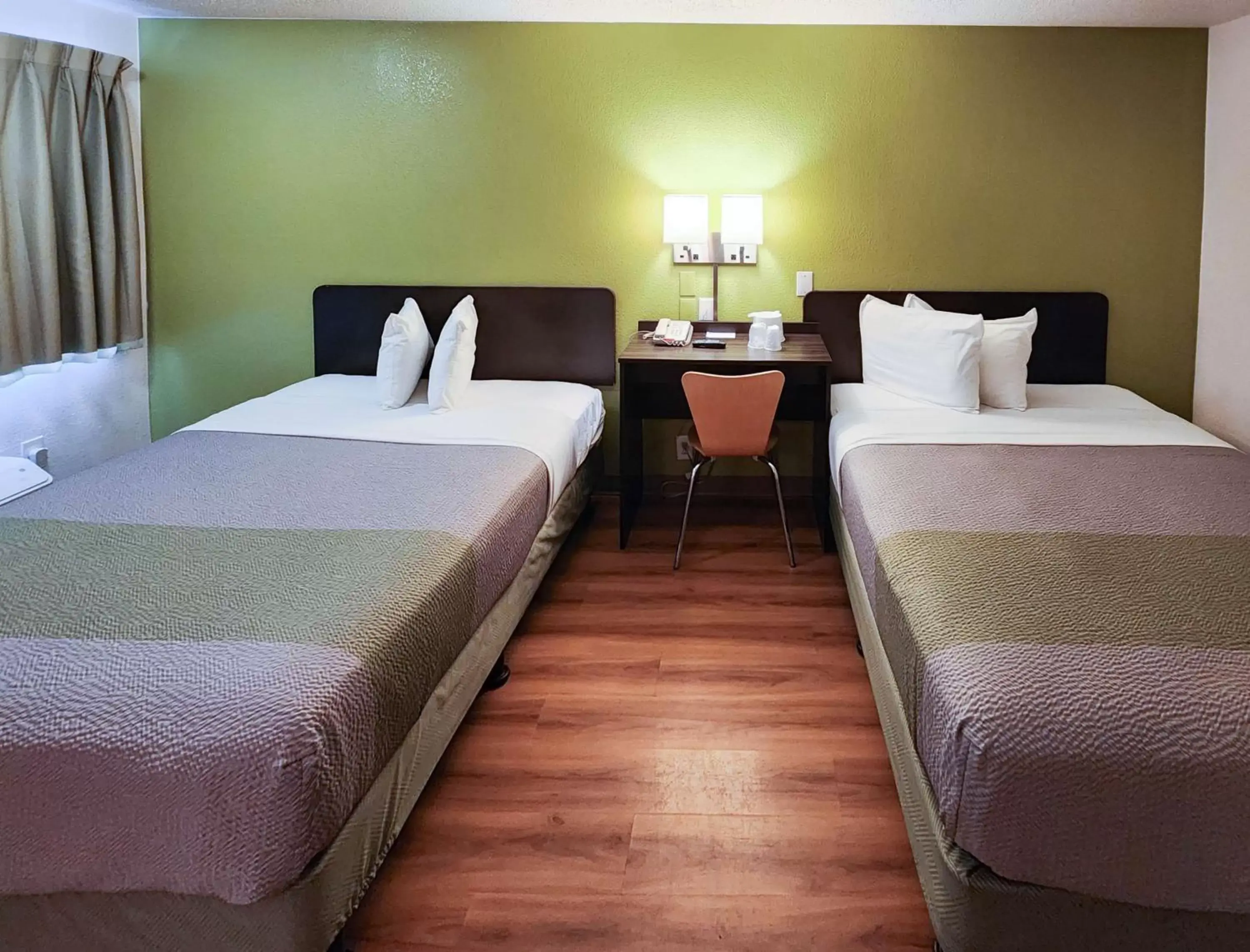 Bedroom, Bed in Motel 6-Baytown, TX - Baytown East