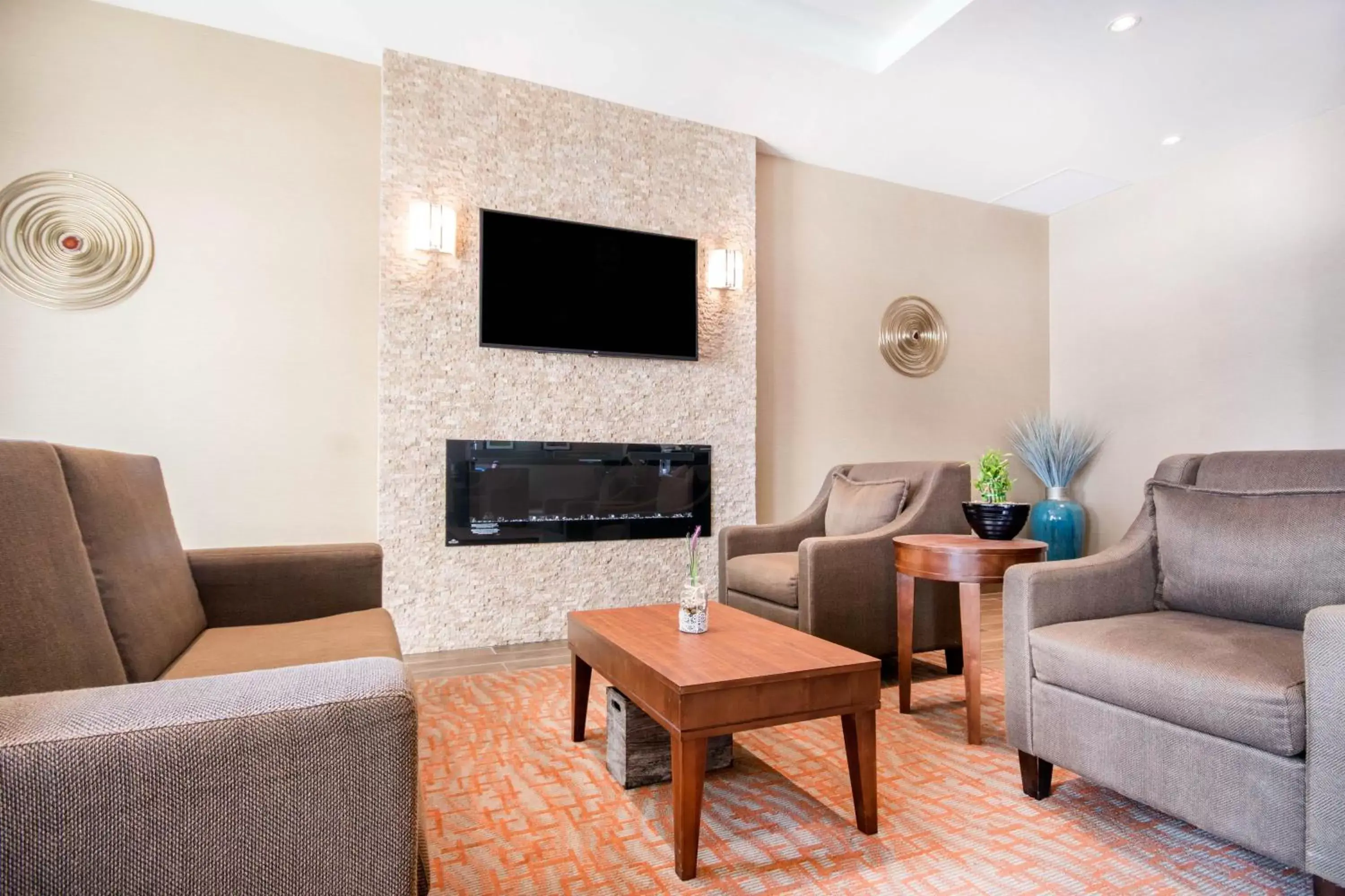 Lobby or reception, Seating Area in Comfort Inn & Suites Merritt
