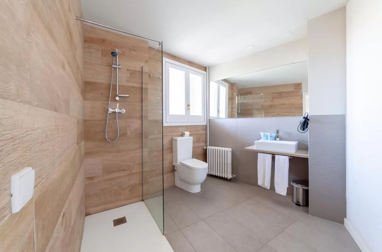 Bathroom in Dynamic Hotels Caldetes Barcelona