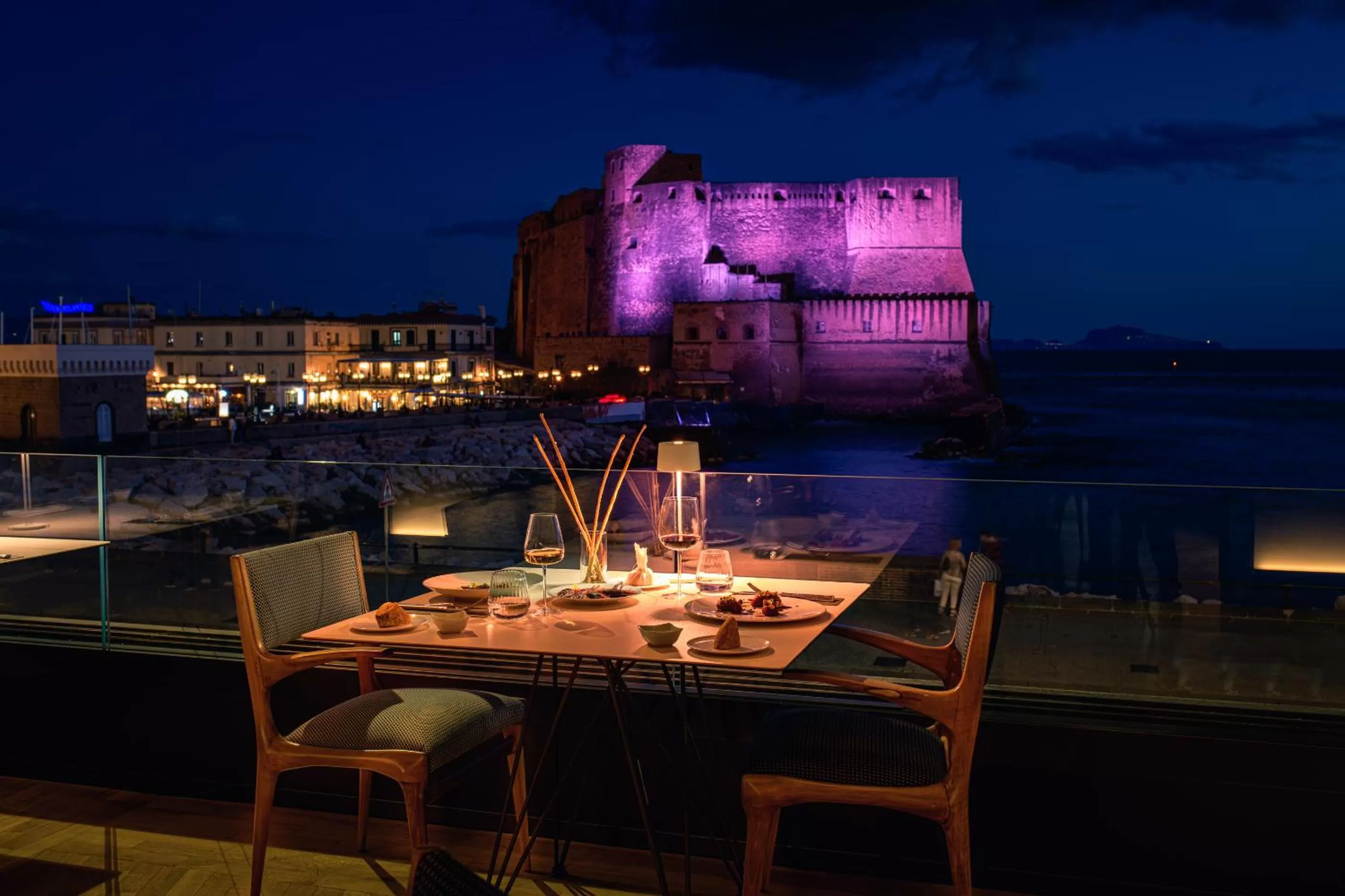 Restaurant/places to eat in Hotel Royal Continental