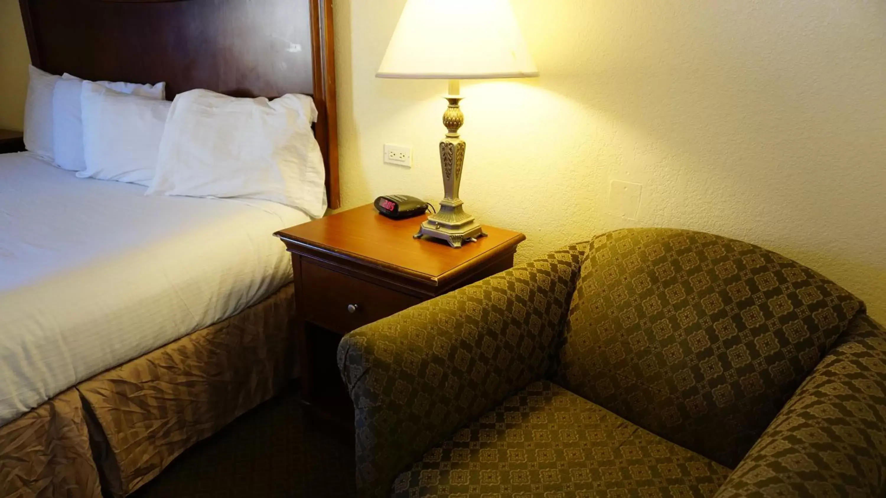 Decorative detail, Bed in Baymont by Wyndham Arlington At Six Flags Dr Decorative detail, Bed in Baymont by Wyndham Arlington At Six Flags Dr