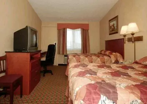 TV and multimedia, TV/Entertainment Center in Americas Best Value Inn Smithtown/Long Island