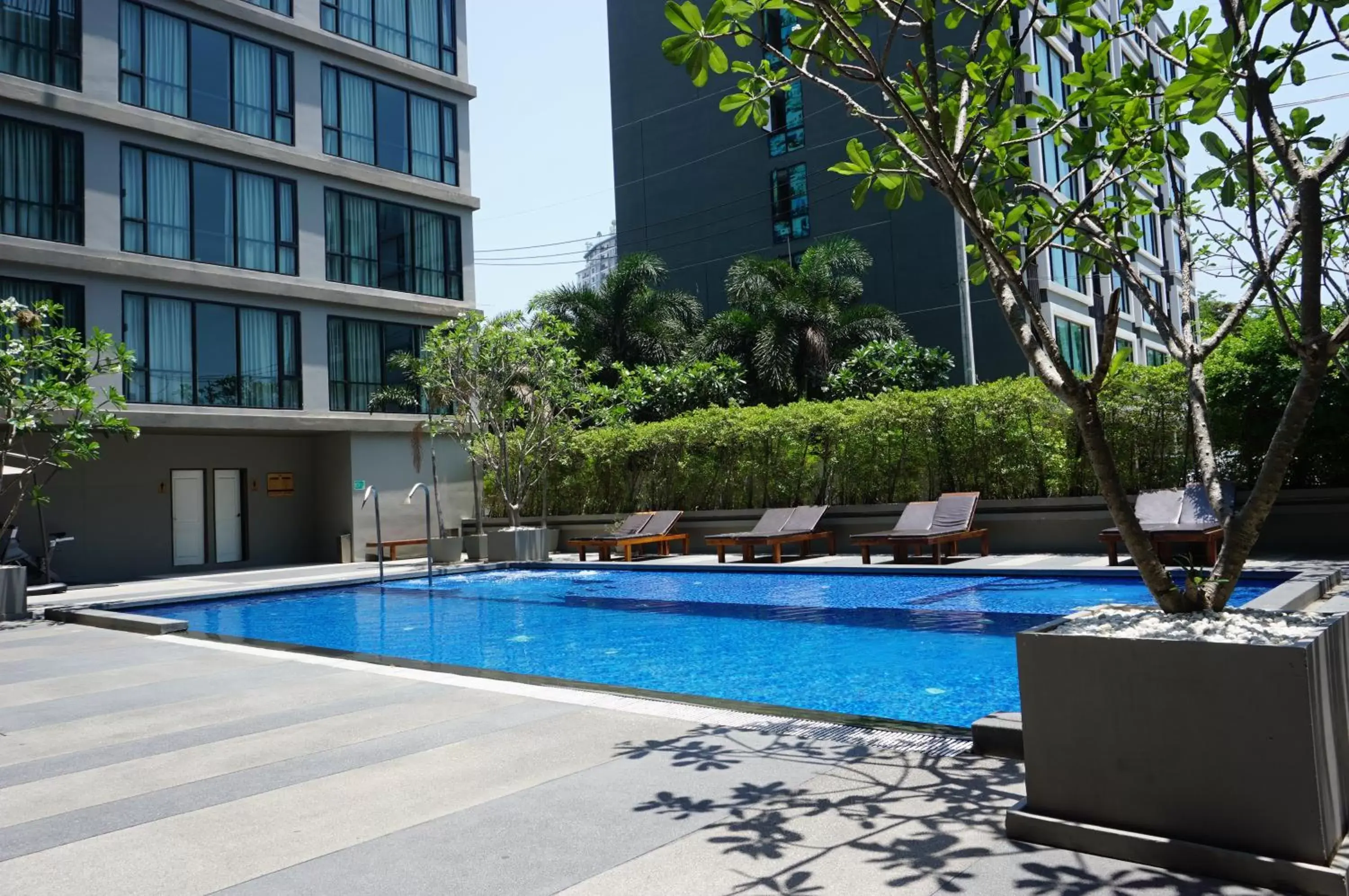 Property building, Swimming Pool in Beston Pattaya - SHA Plus Certified