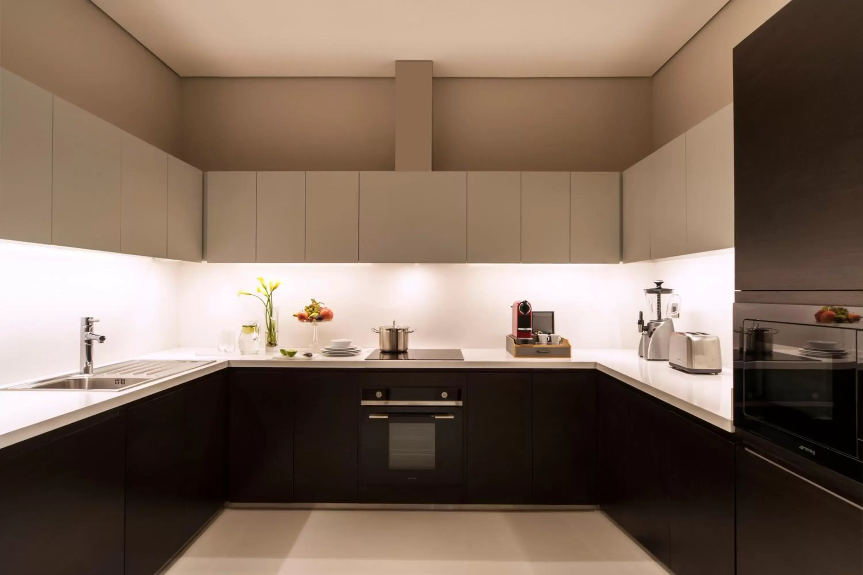 Kitchen or kitchenette, Kitchen/Kitchenette in Fraser Suites Riyadh