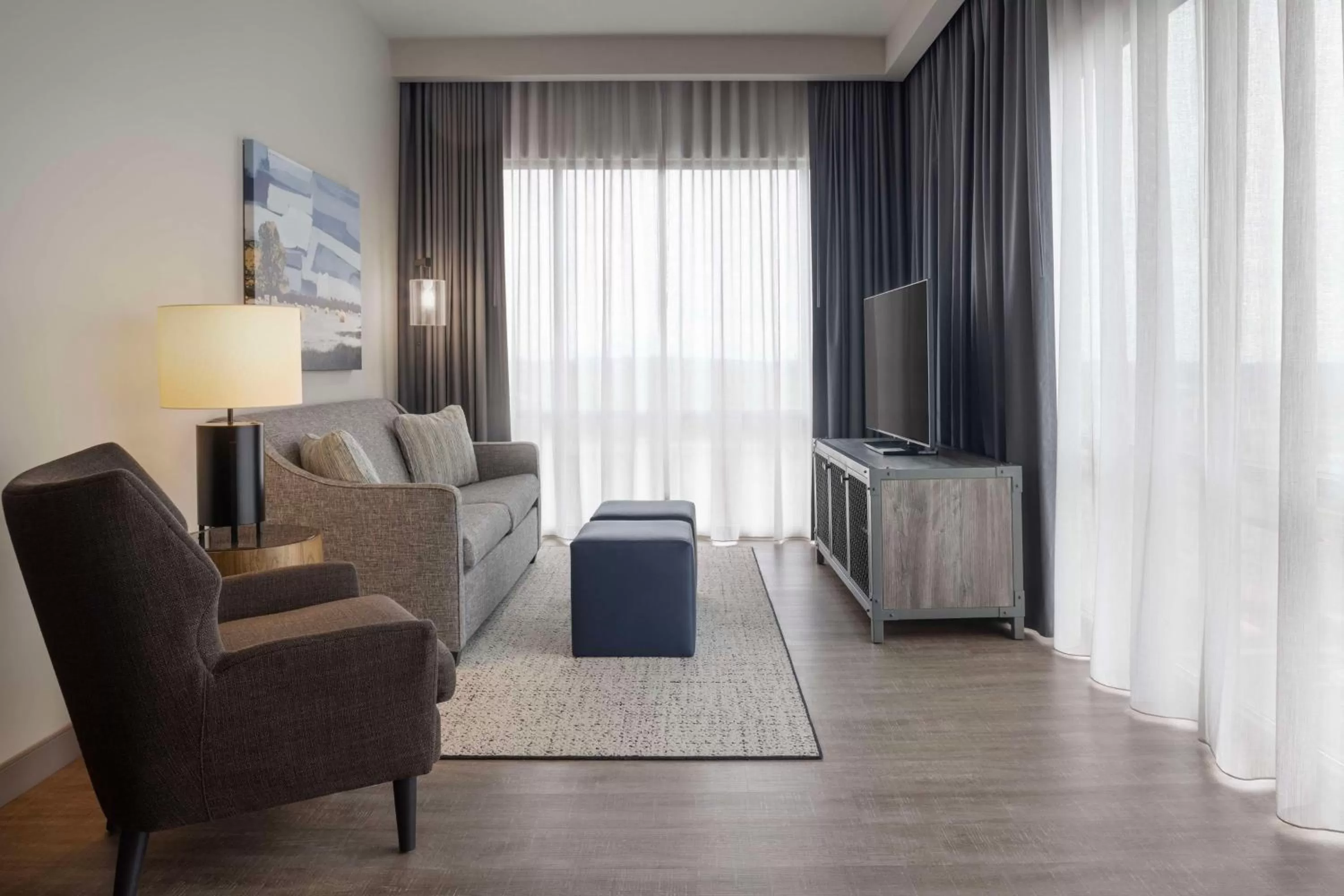 Living room in Embassy Suites By Hilton Bowling Green