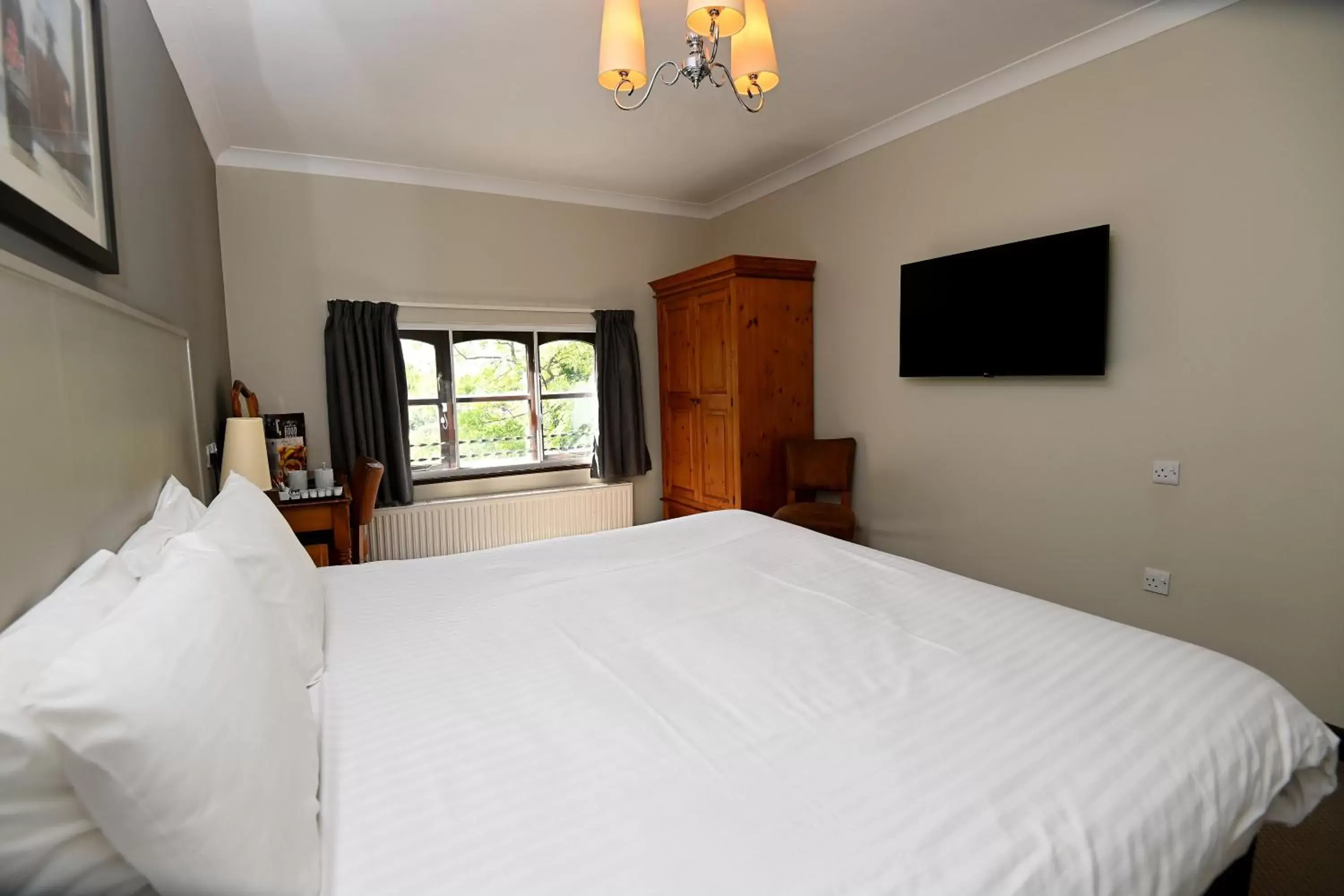 Bedroom, Bed in Admiral's Table, Bridgwater by Marston's Inns