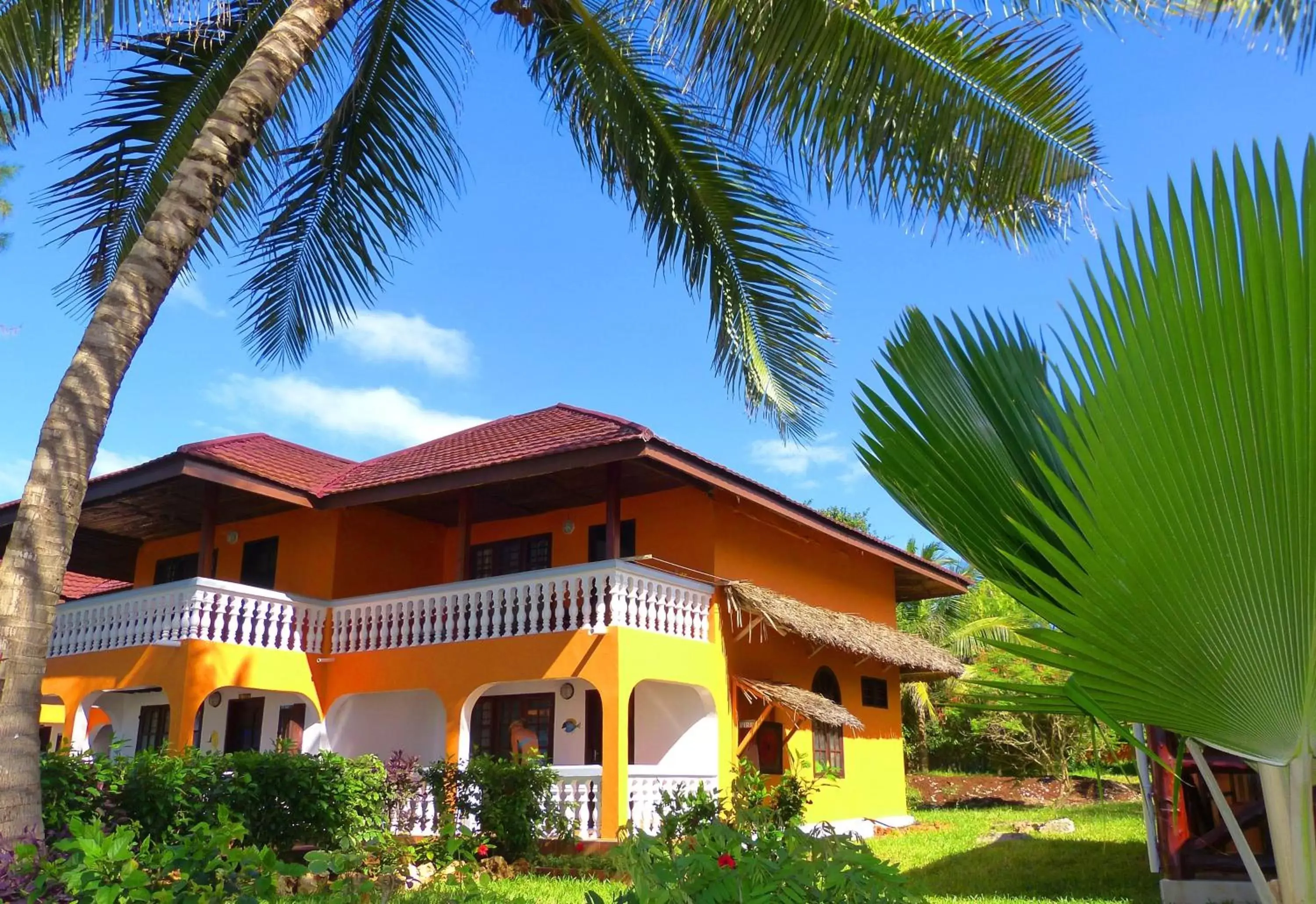 Facade/entrance, Property Building in Mnarani Beach Cottages