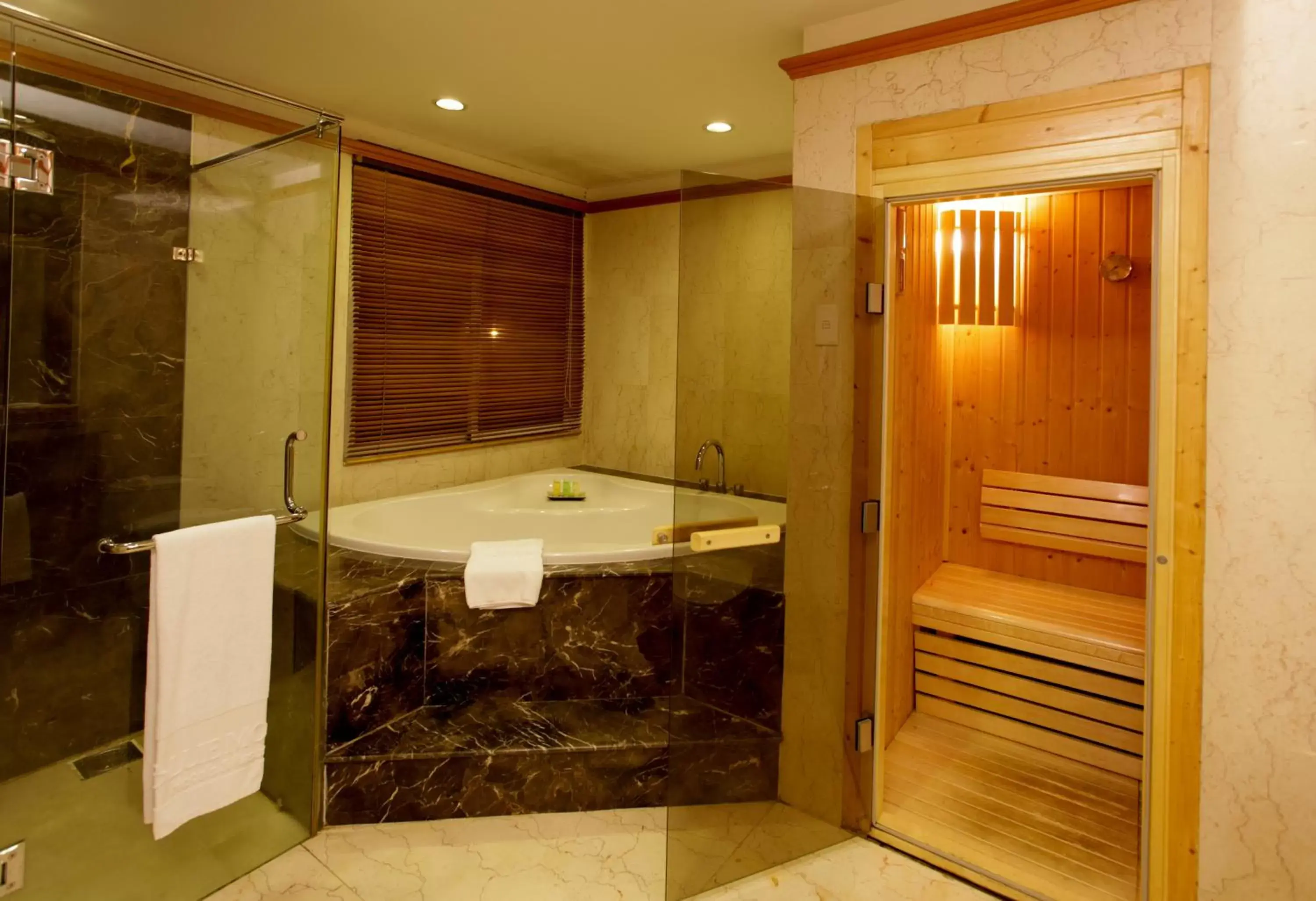 Bathroom in Muong Thanh Holiday Da Lat Hotel