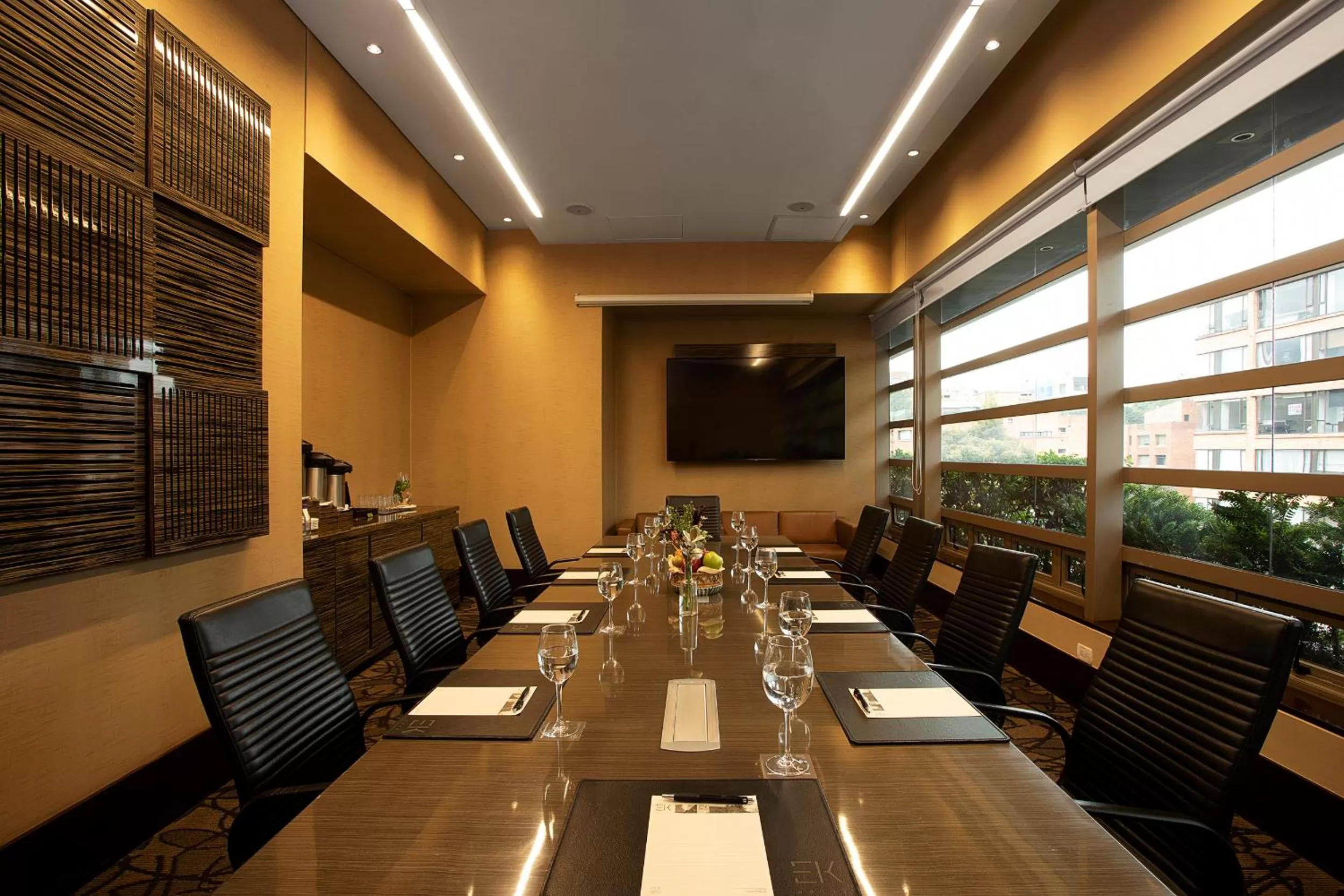 Business facilities in EK Hotel By Preferred Hotels Group