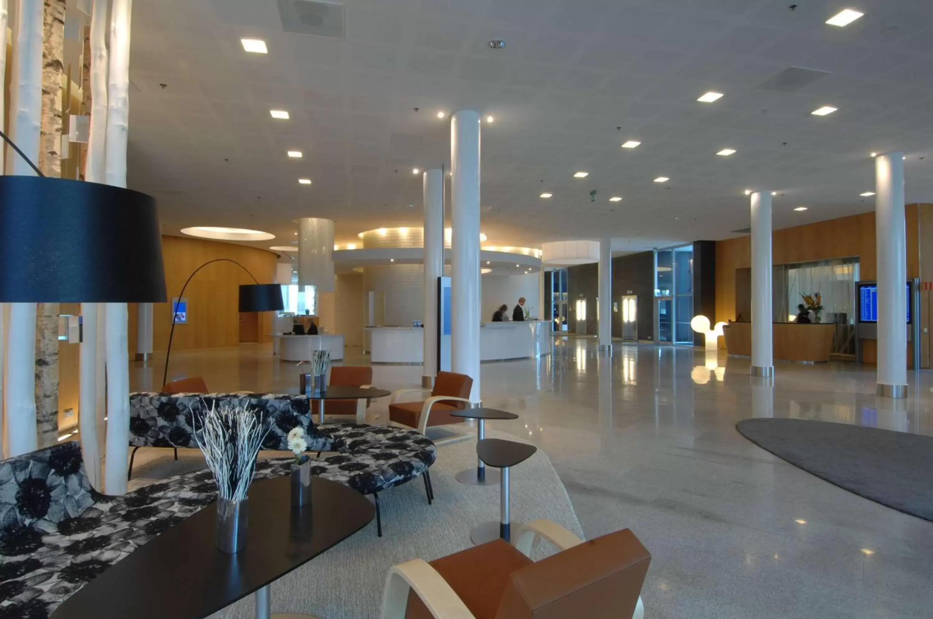 Lobby or reception in Hilton Helsinki Airport