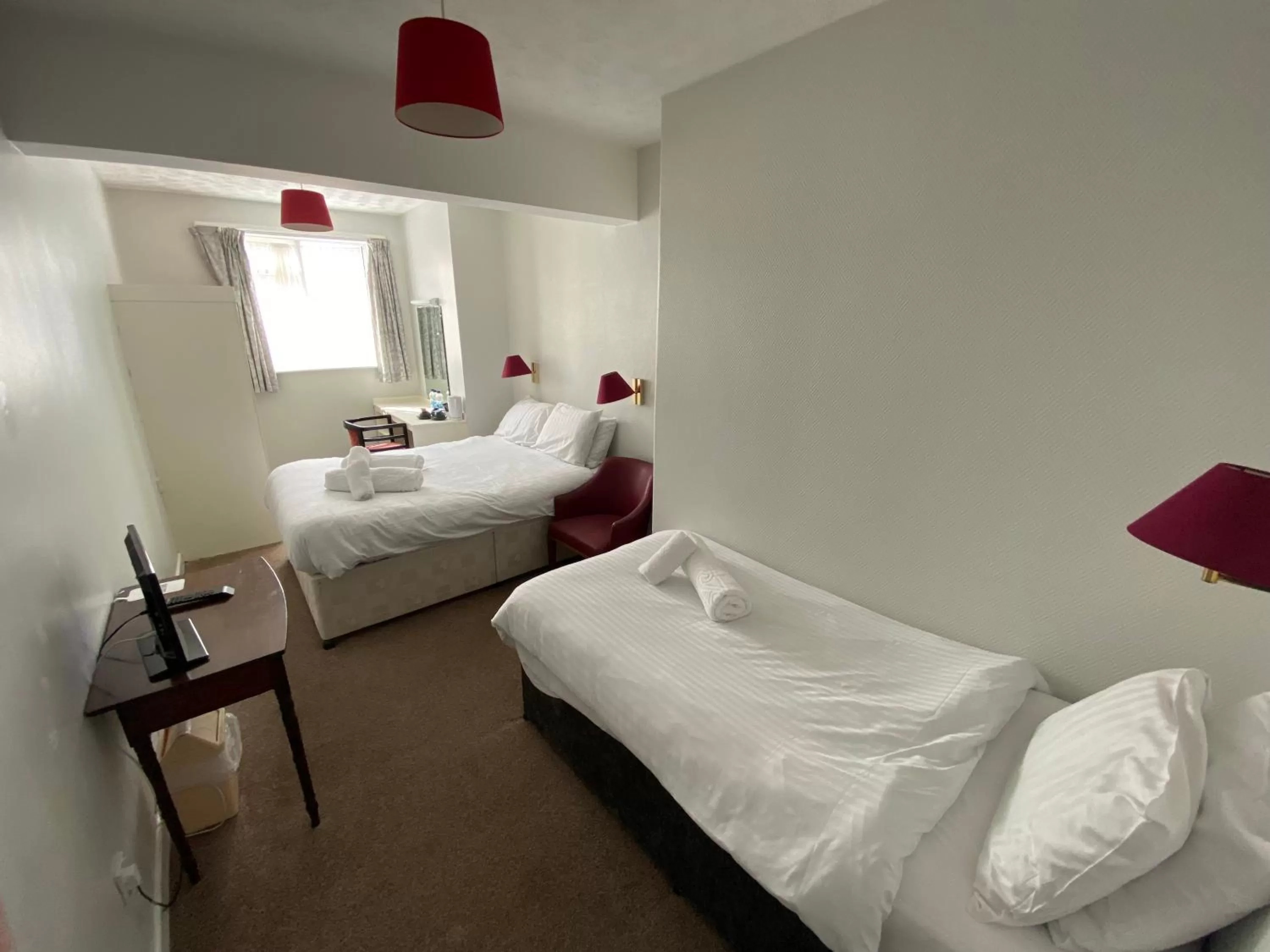 Photo of the whole room, Bed in The Fairhaven Hotel