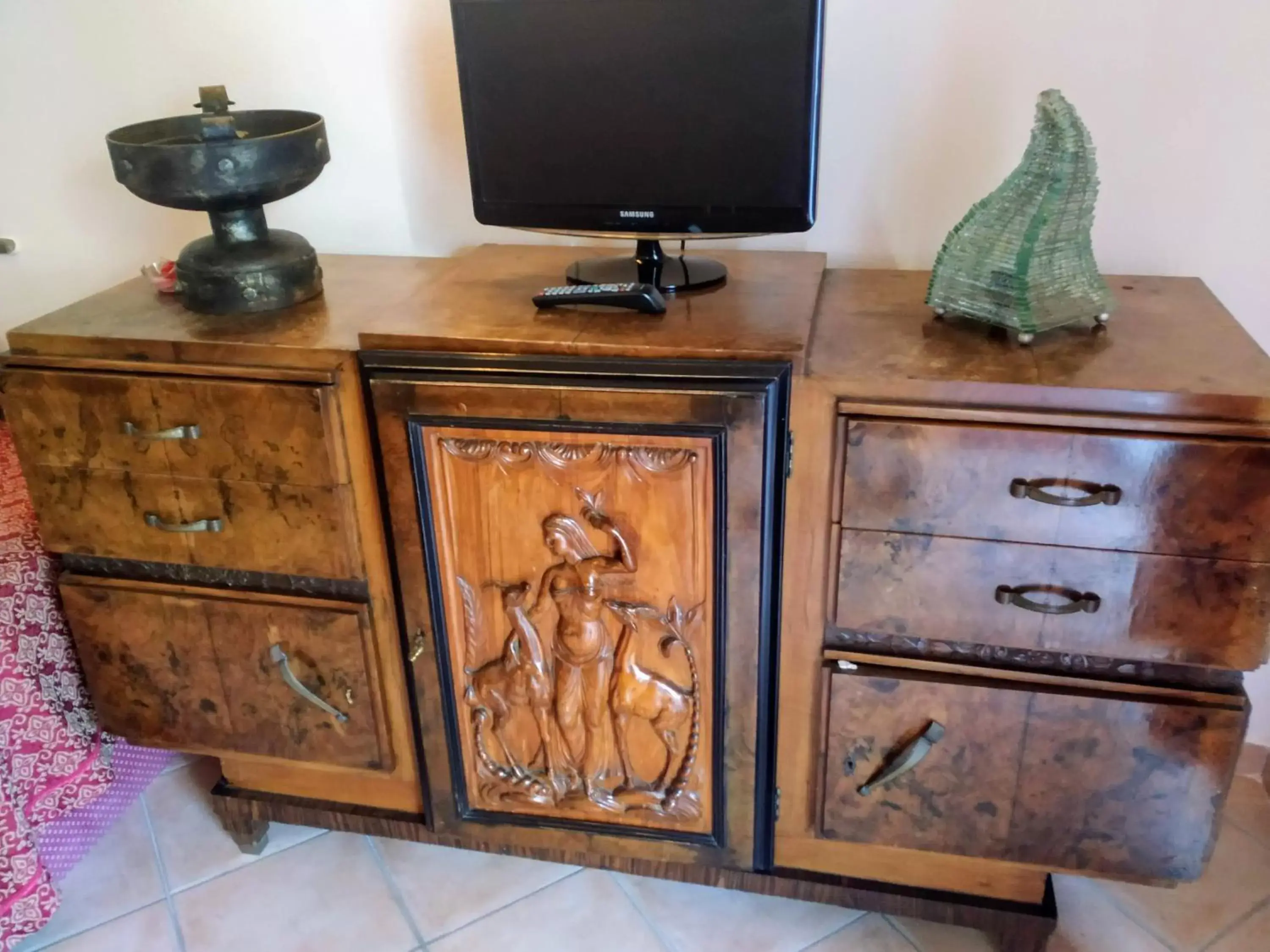 Decorative detail, TV/Entertainment Center in Tenuta Villa Tara