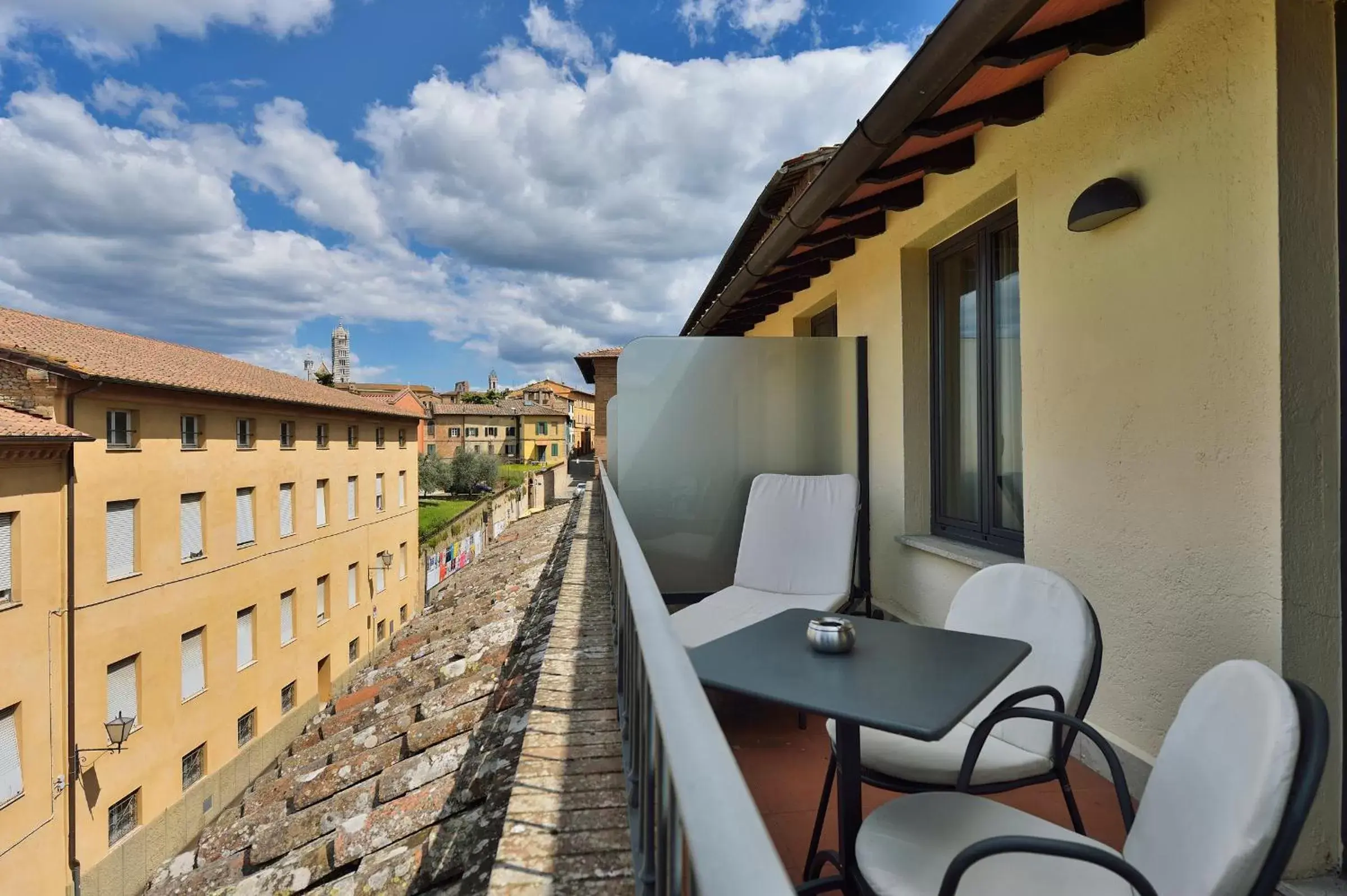 Photo of the whole room, Balcony/Terrace in Hotel Athena