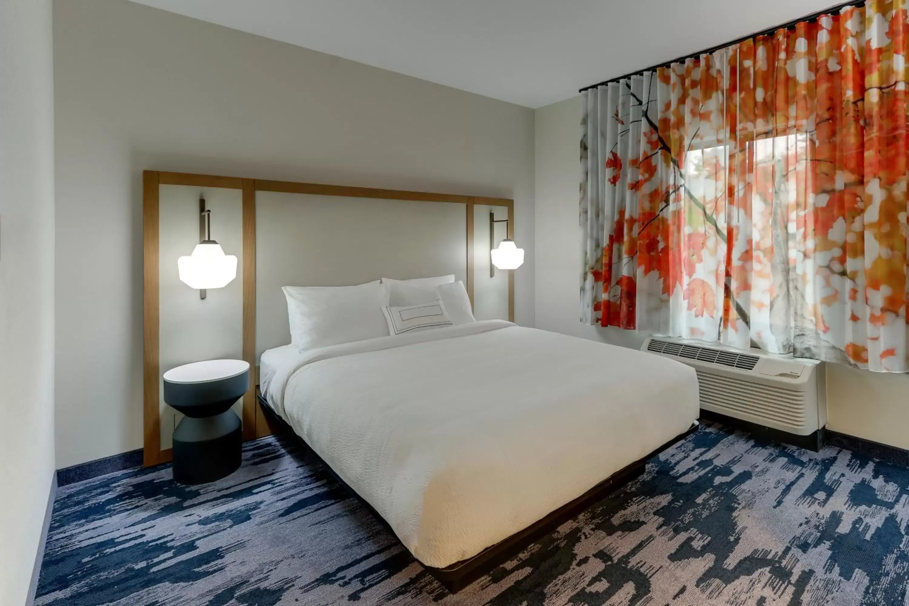 Bedroom, Bed in Fairfield Inn & Suites by Marriott Asheville Weaverville
