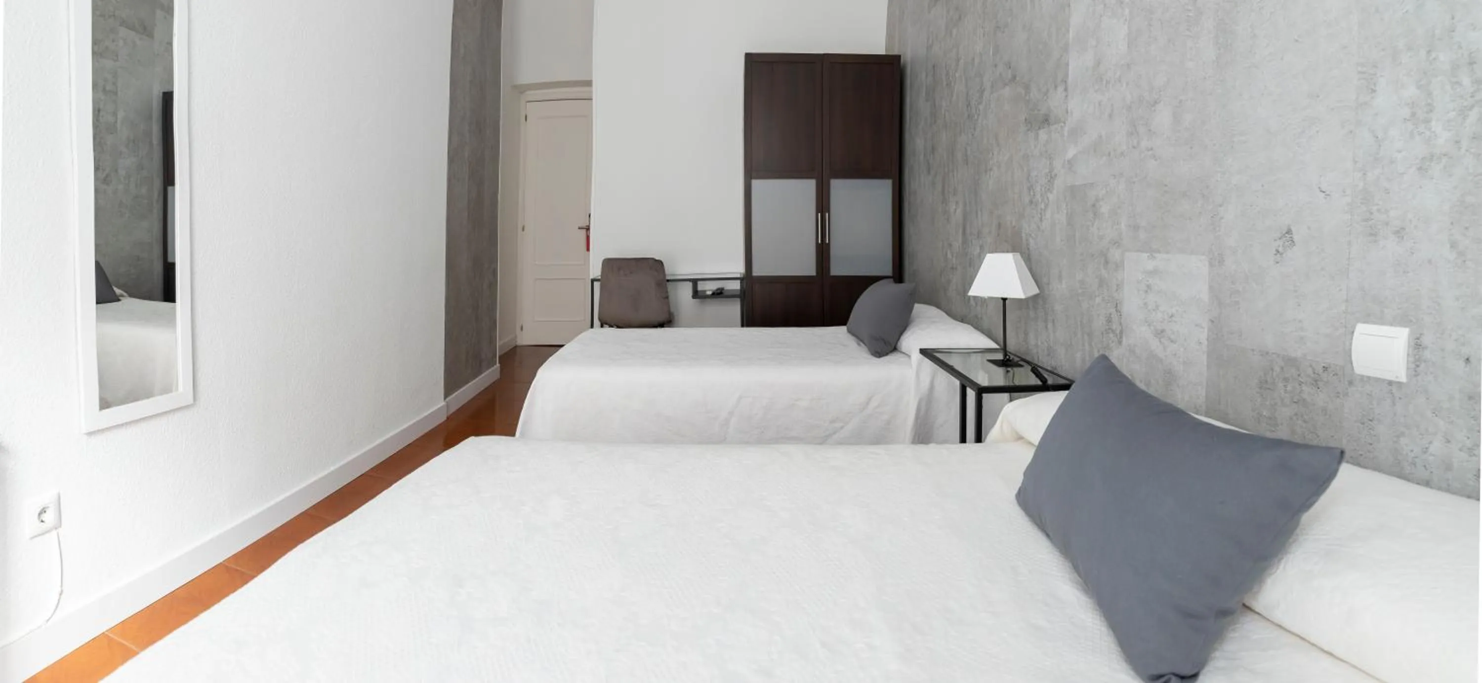 Photo of the whole room, Bed in Hostal Tokio