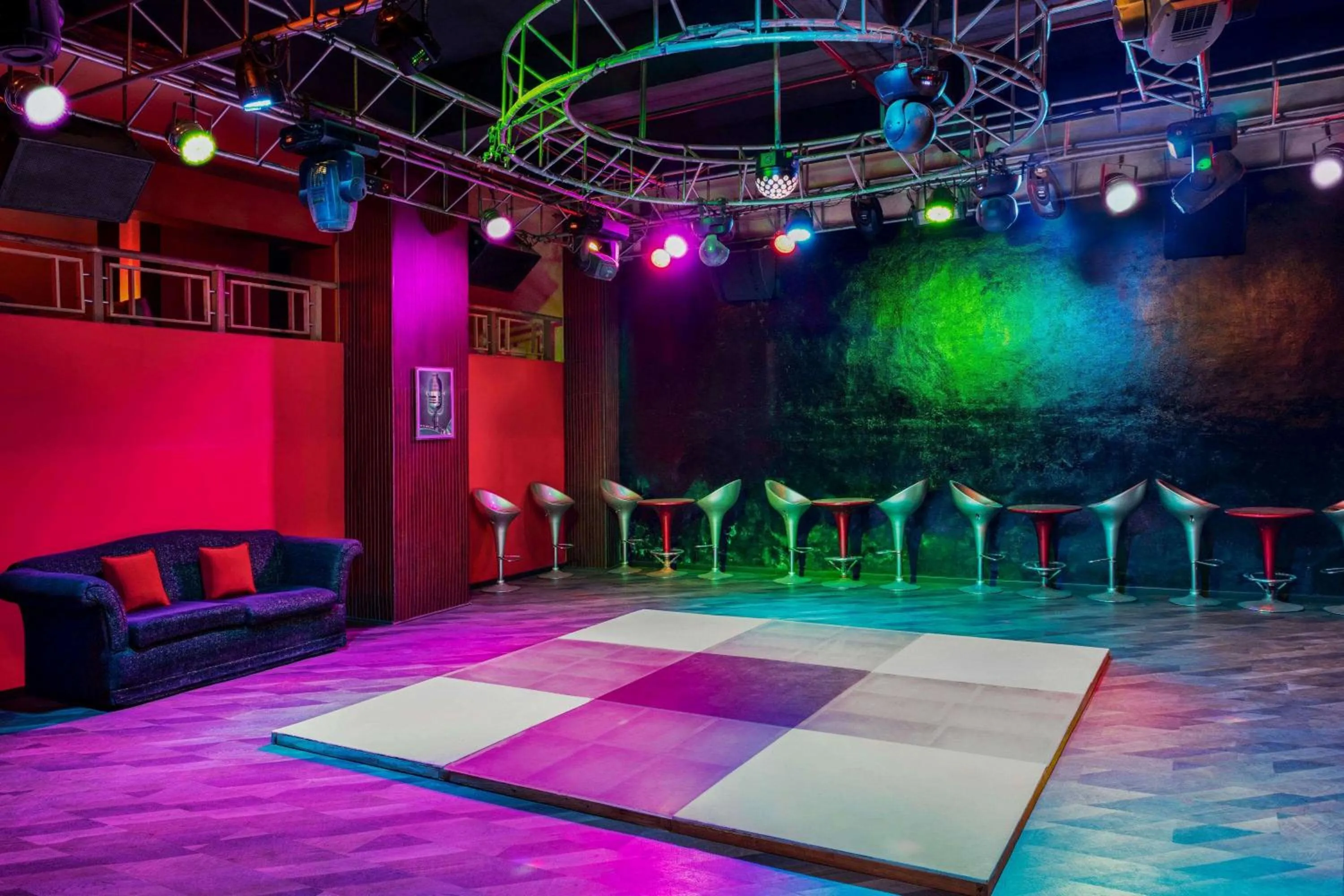 Lounge or bar in Ramada by Wyndham Jaipur Jaisinghpura