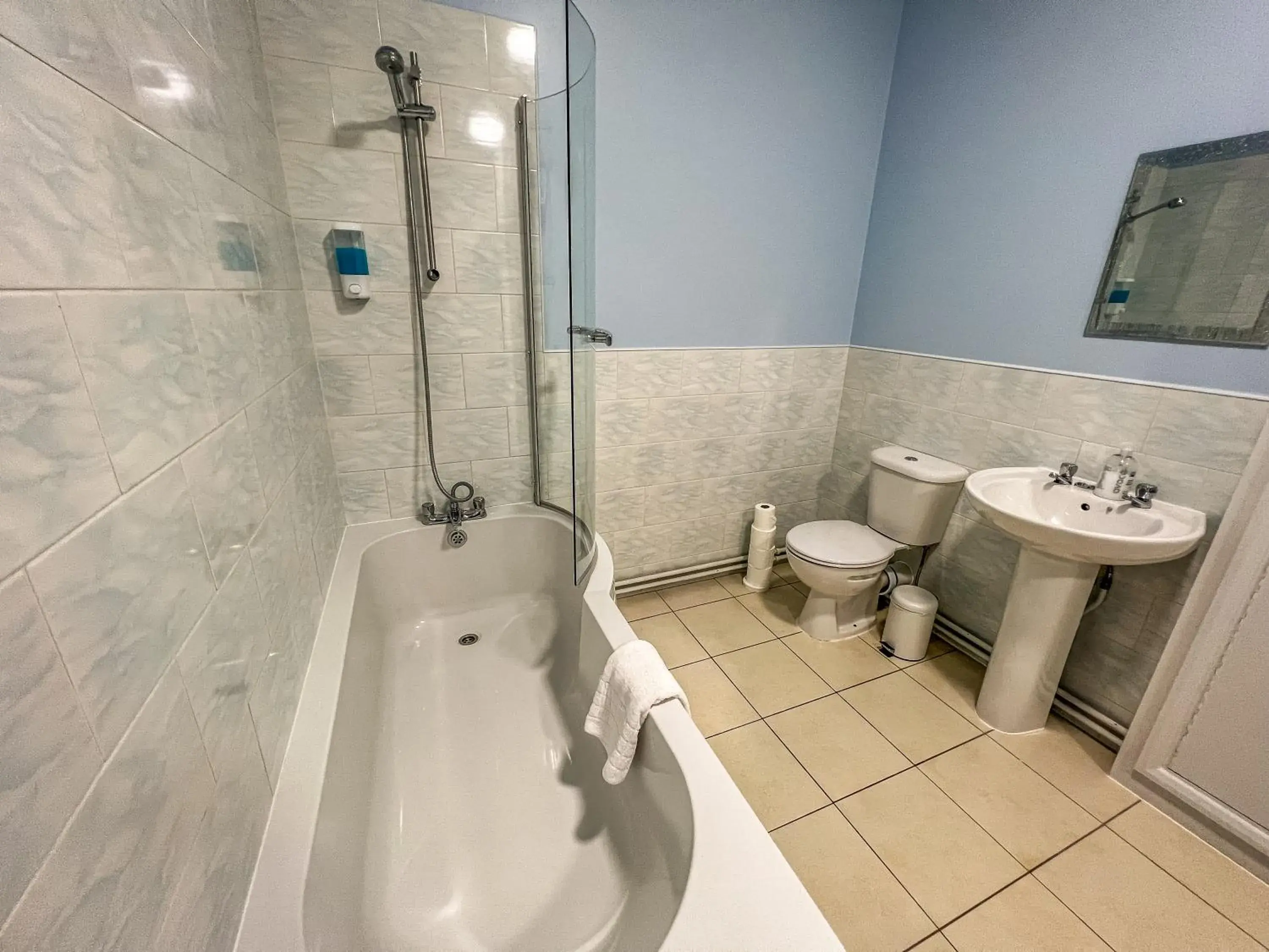 Bathroom in County Hall Apartment Hotel