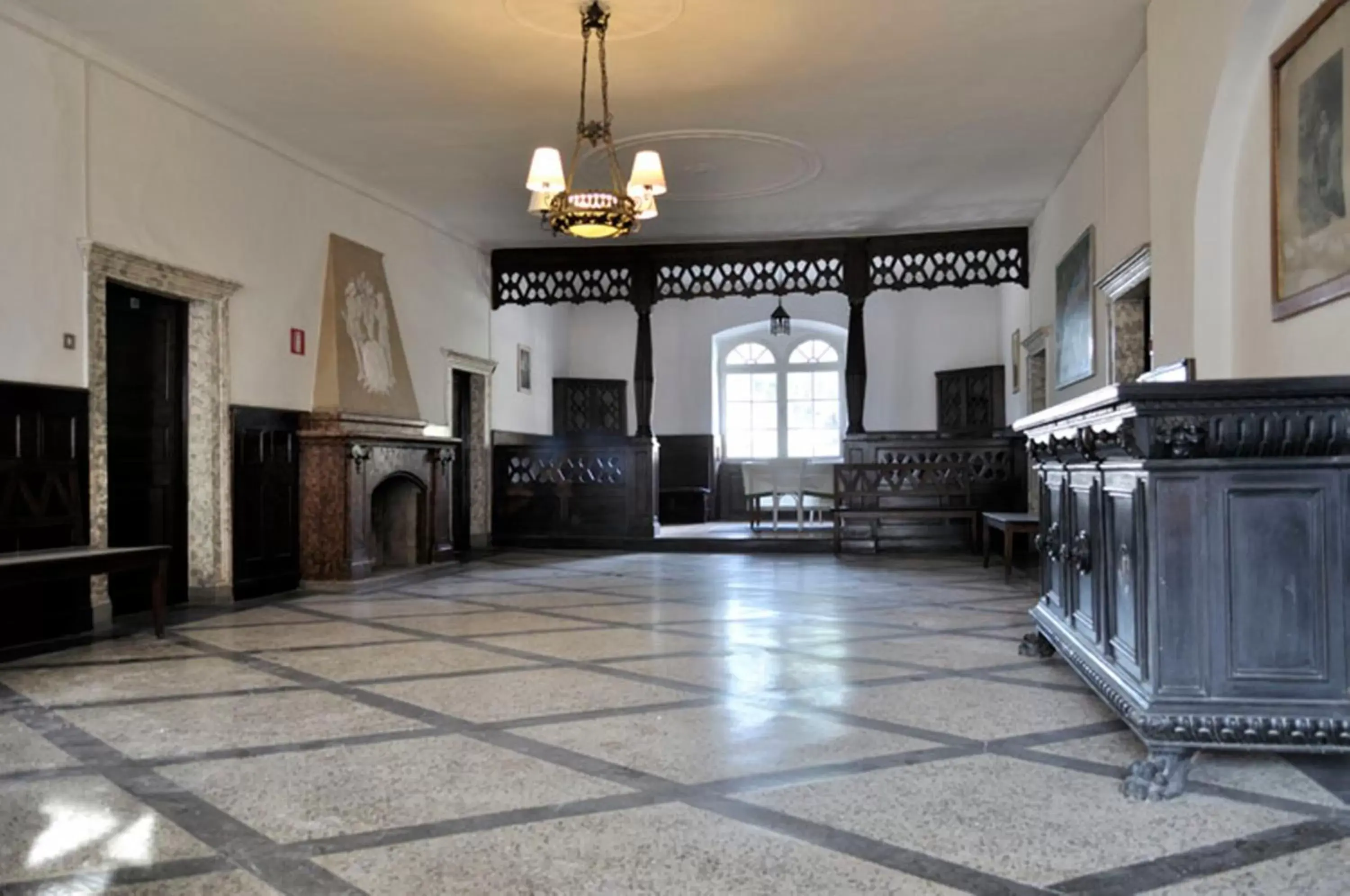 Communal lounge/ TV room, Lobby/Reception in Albergo Casagrande