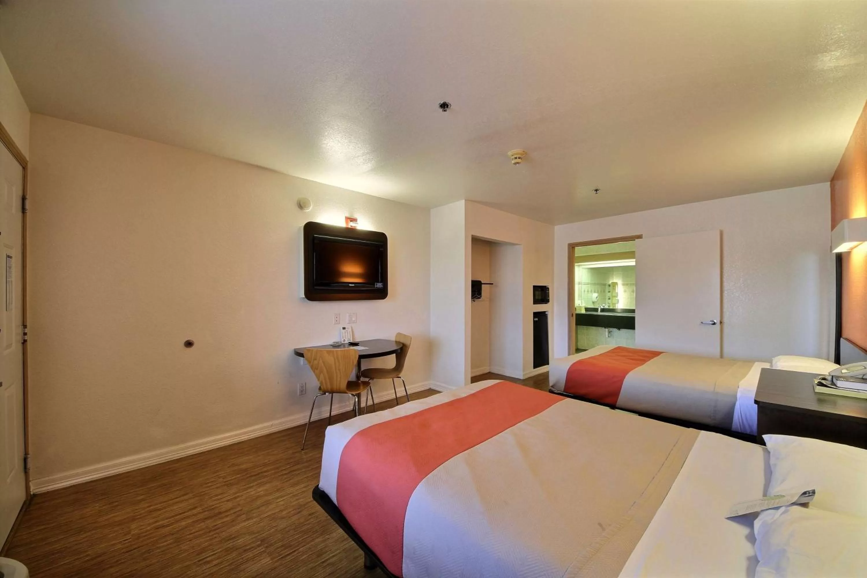 TV and multimedia, Bed in Motel 6-Edinburg, TX