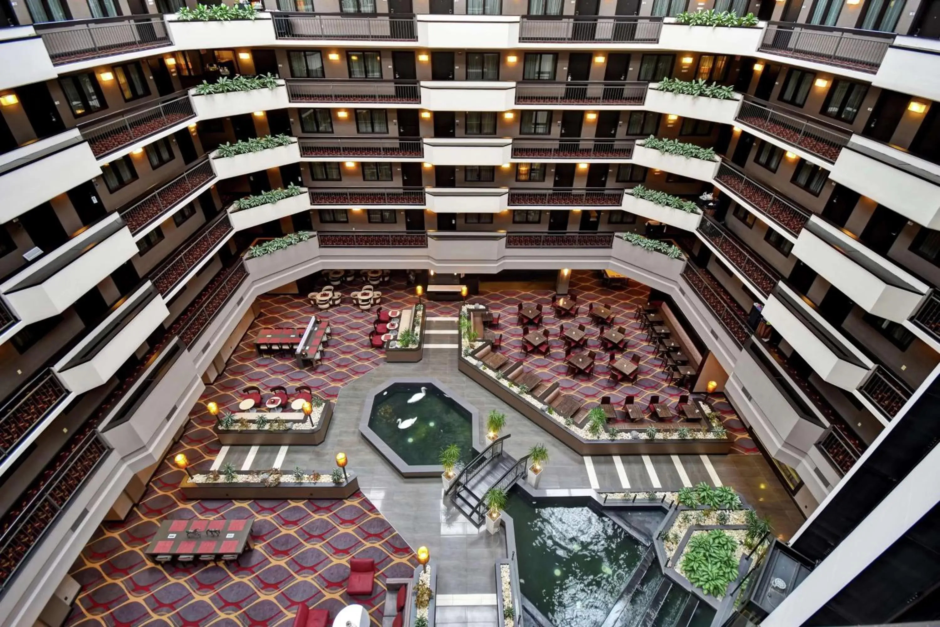 Lobby or reception in Embassy Suites by Hilton Dulles Airport