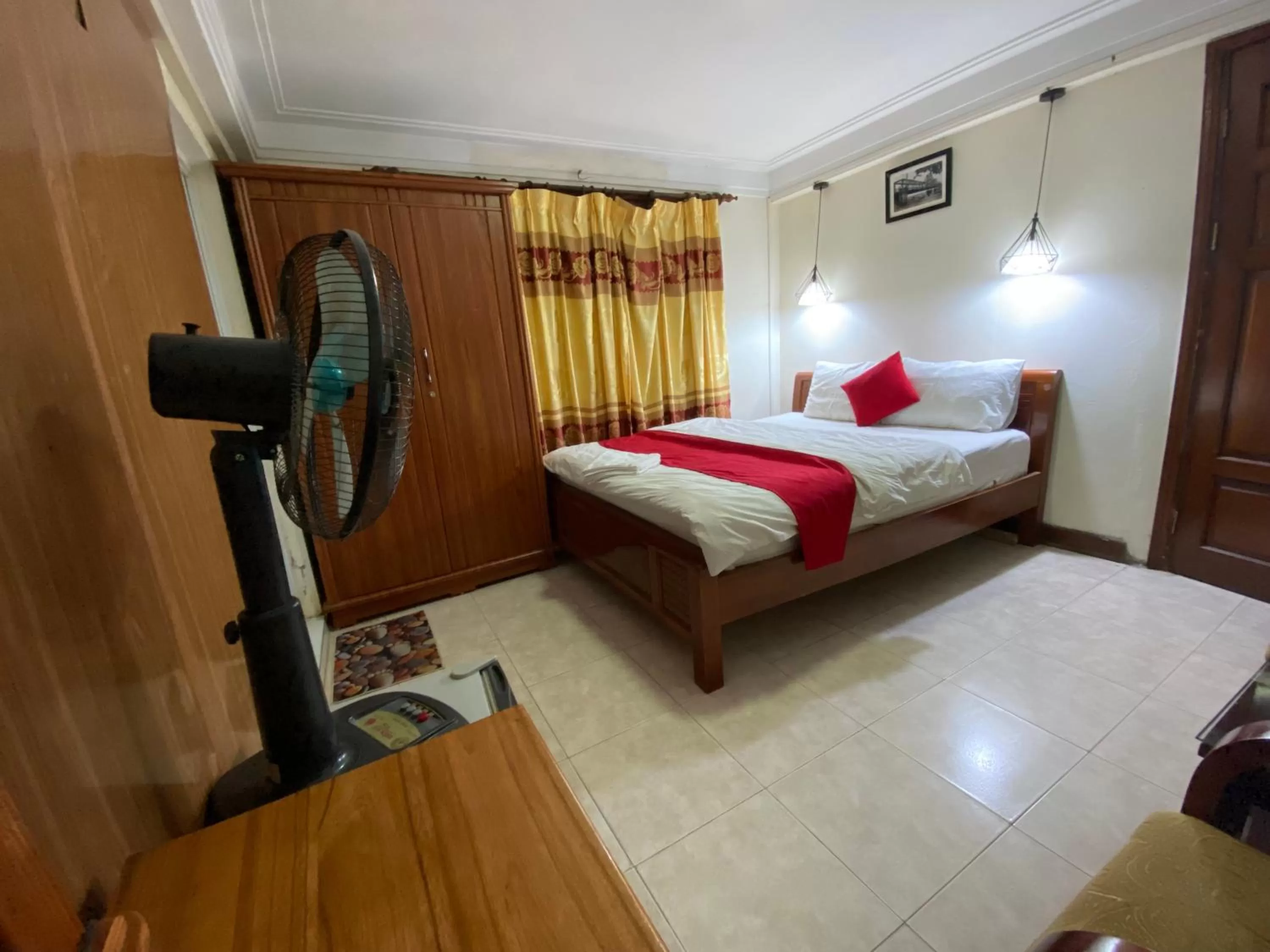 Photo of the whole room, Bed in Sophie hotel