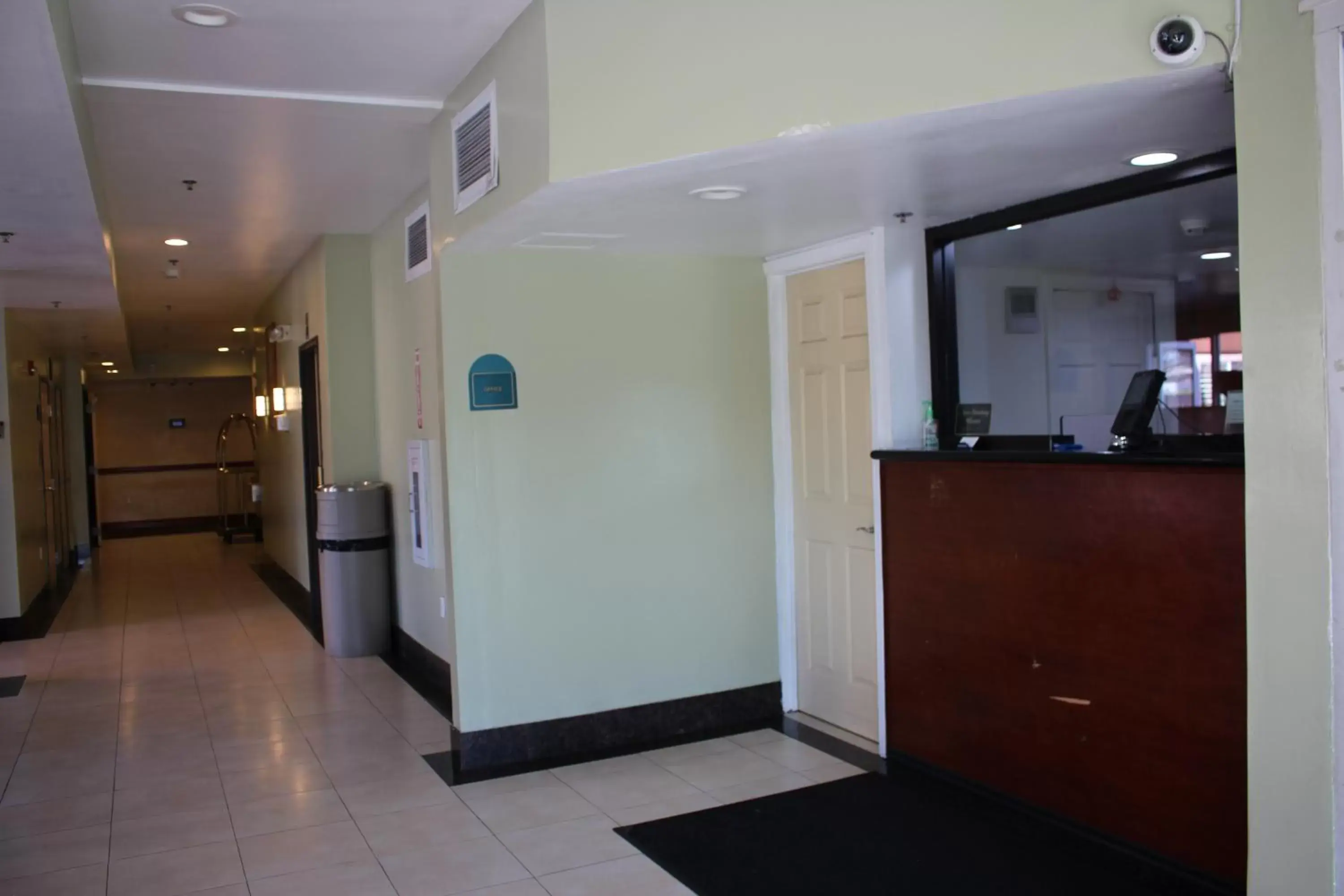 Lobby/Reception in Rodeway Inn & Suites