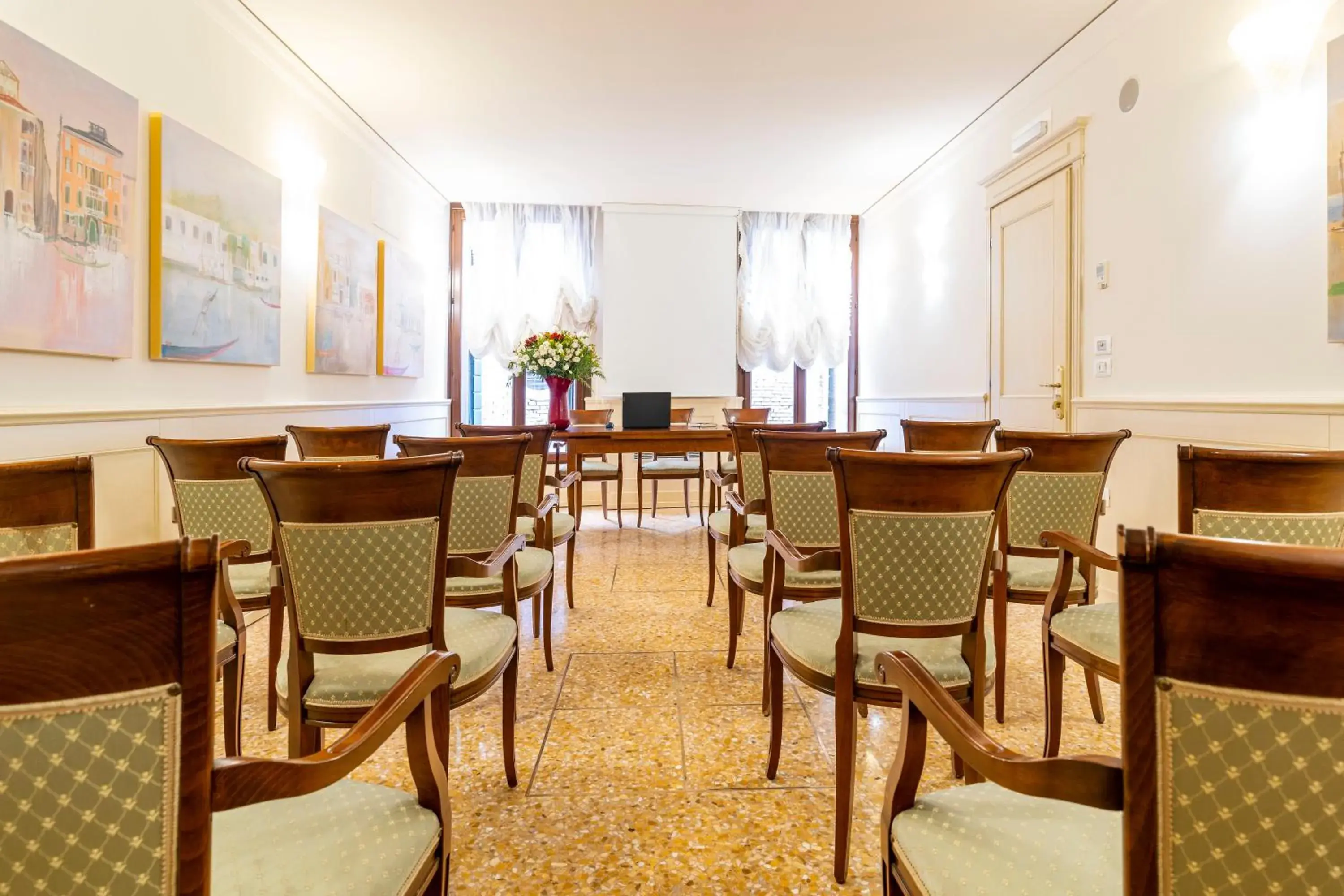 Meeting/conference room, Restaurant/Places to Eat in Hotel Bella Venezia