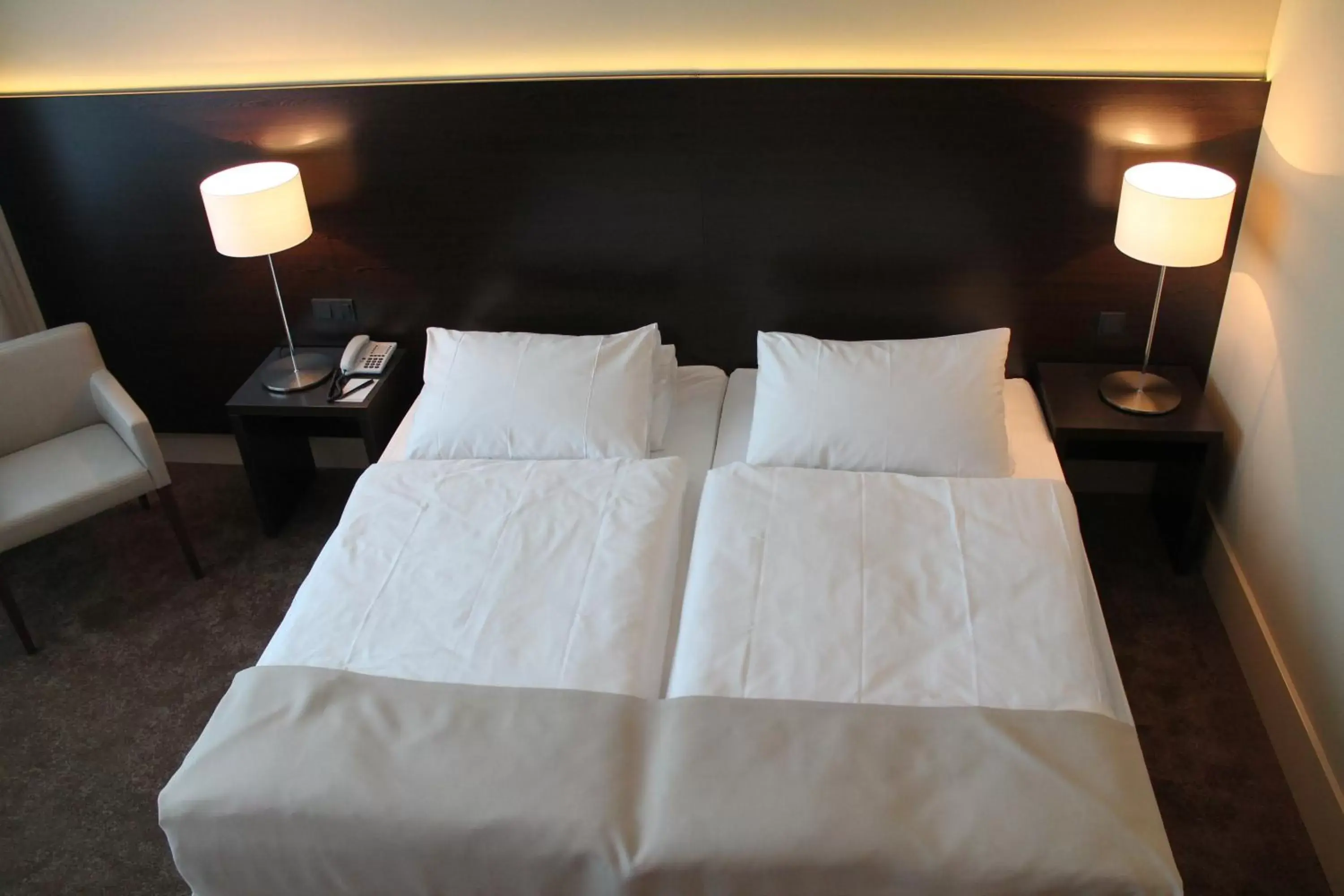 Bed in relexa hotel Airport Düsseldorf/Ratingen