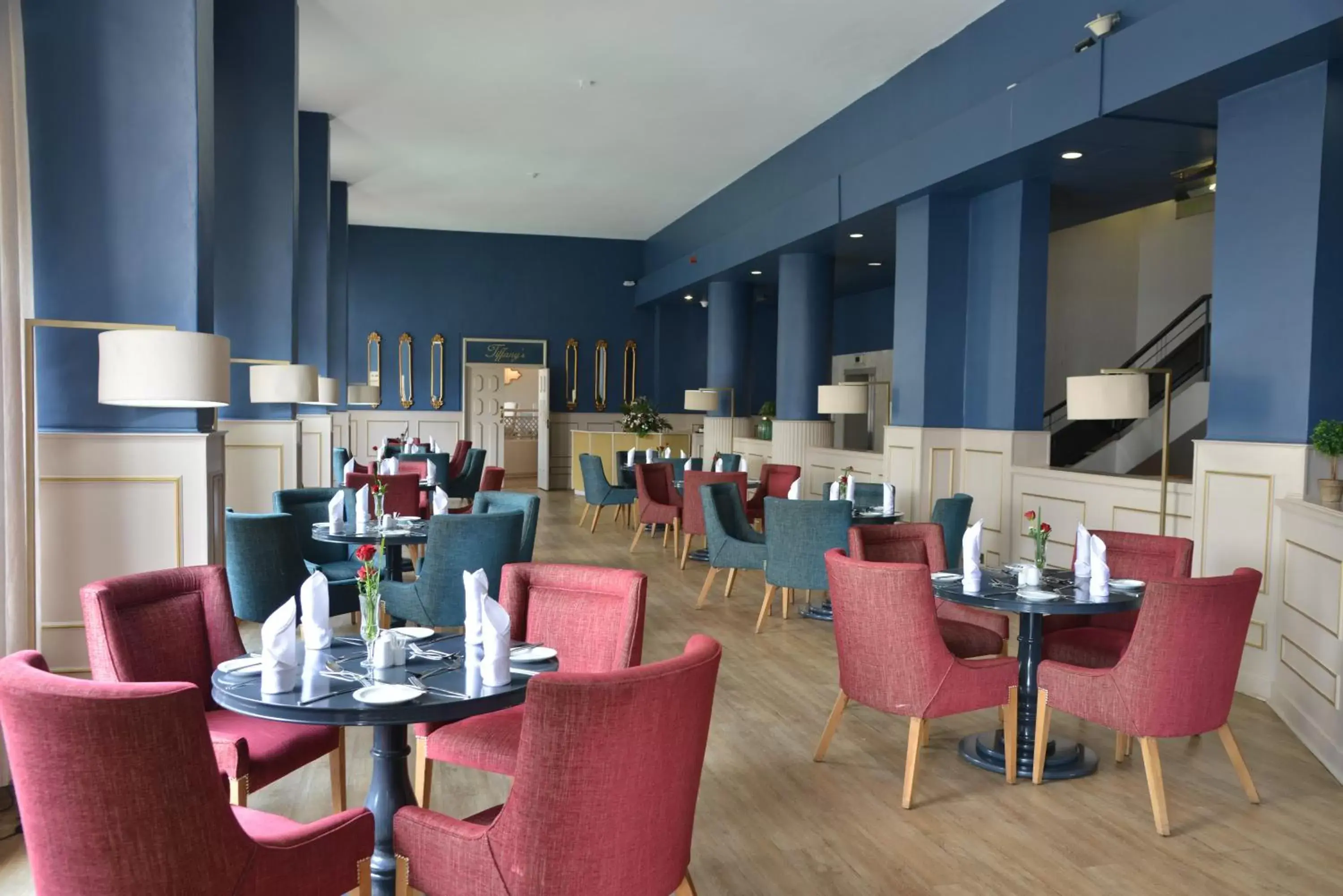 Lounge or bar in Cresta Jameson Hotel Lounge or bar in Cresta Jameson Hotel