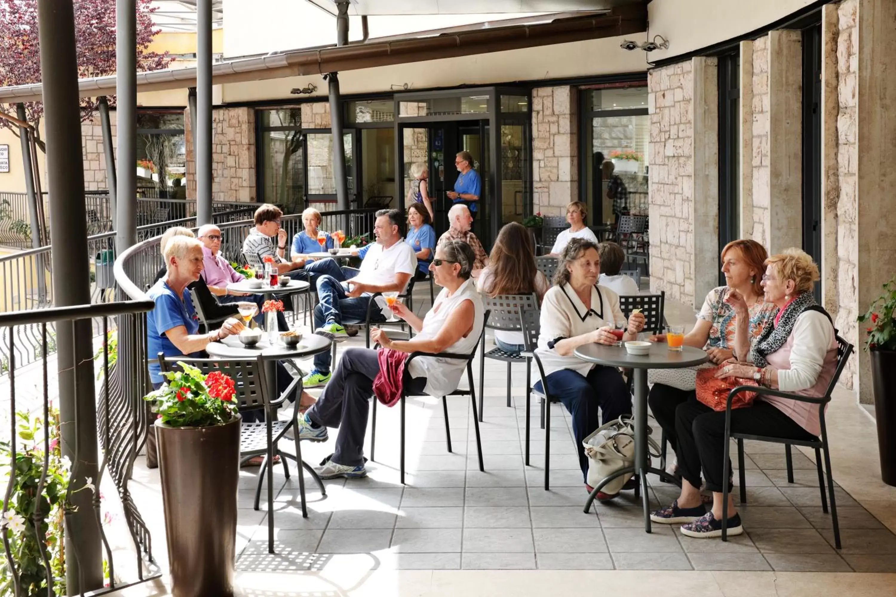 Patio, Guests in Hotel Delle Rose