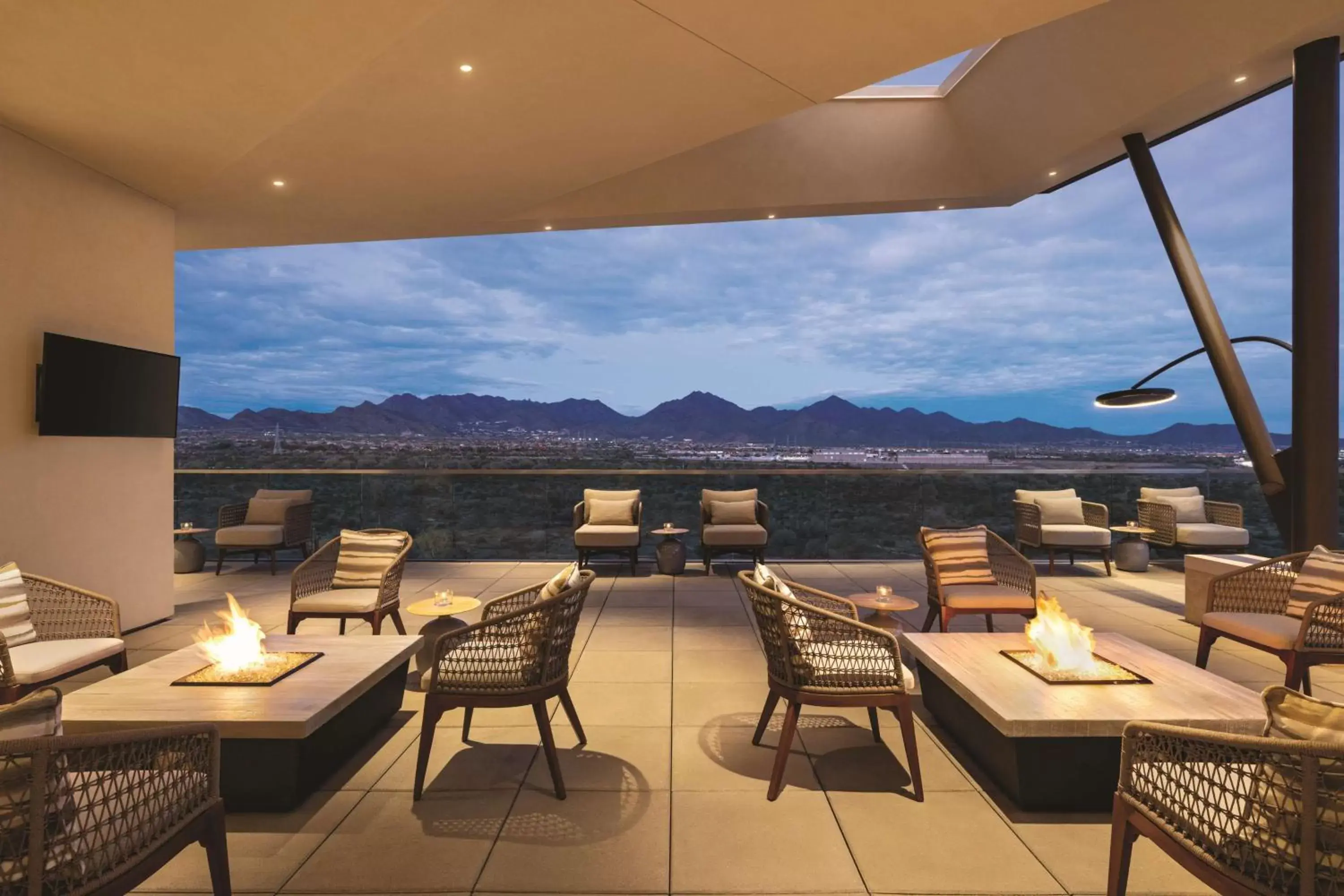 Meeting/conference room, Restaurant/Places to Eat in Hilton North Scottsdale At Cavasson