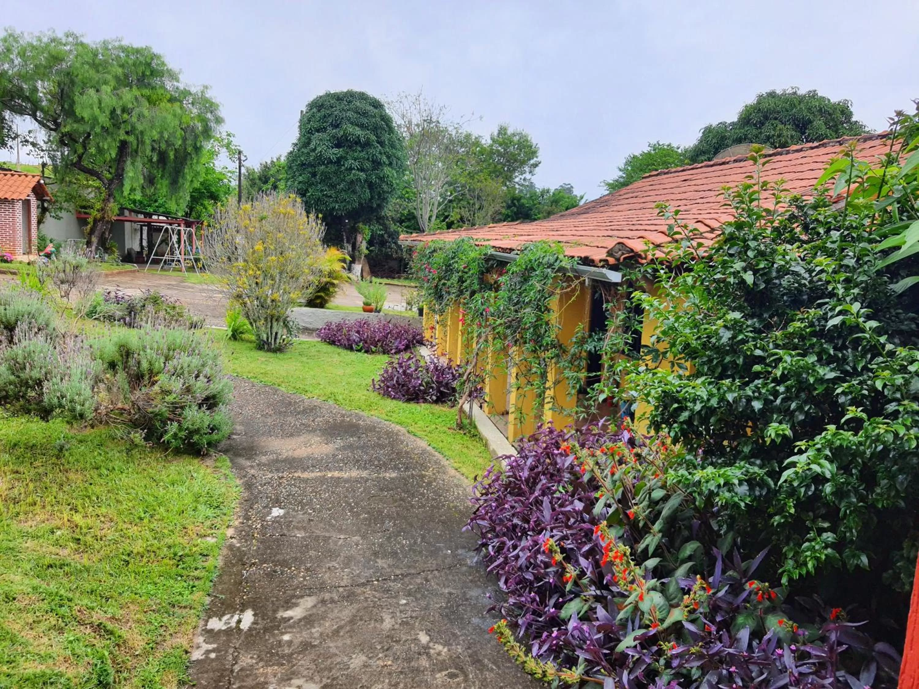 Property building, Garden in Pousada Caminho Dos Sinos