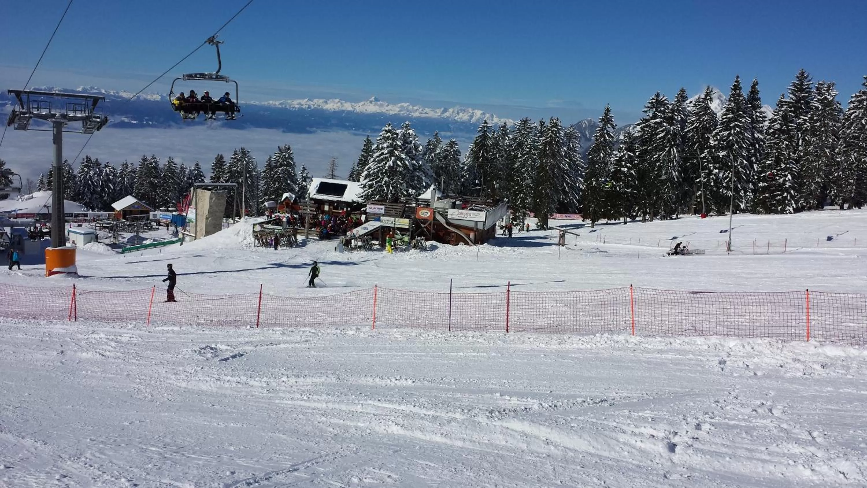 Skiing in Rooms & Apartments Jana