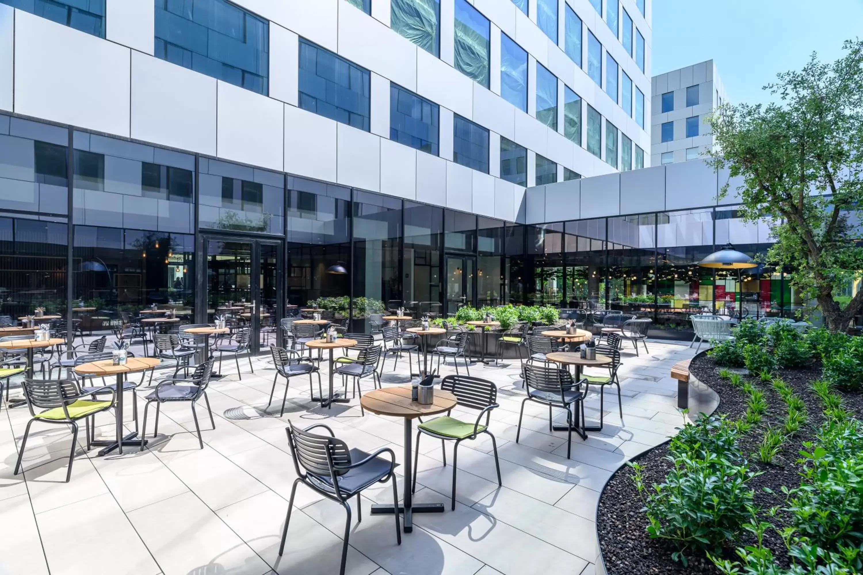 Patio, Restaurant/Places to Eat in Park Inn by Radisson Antwerp Berchem