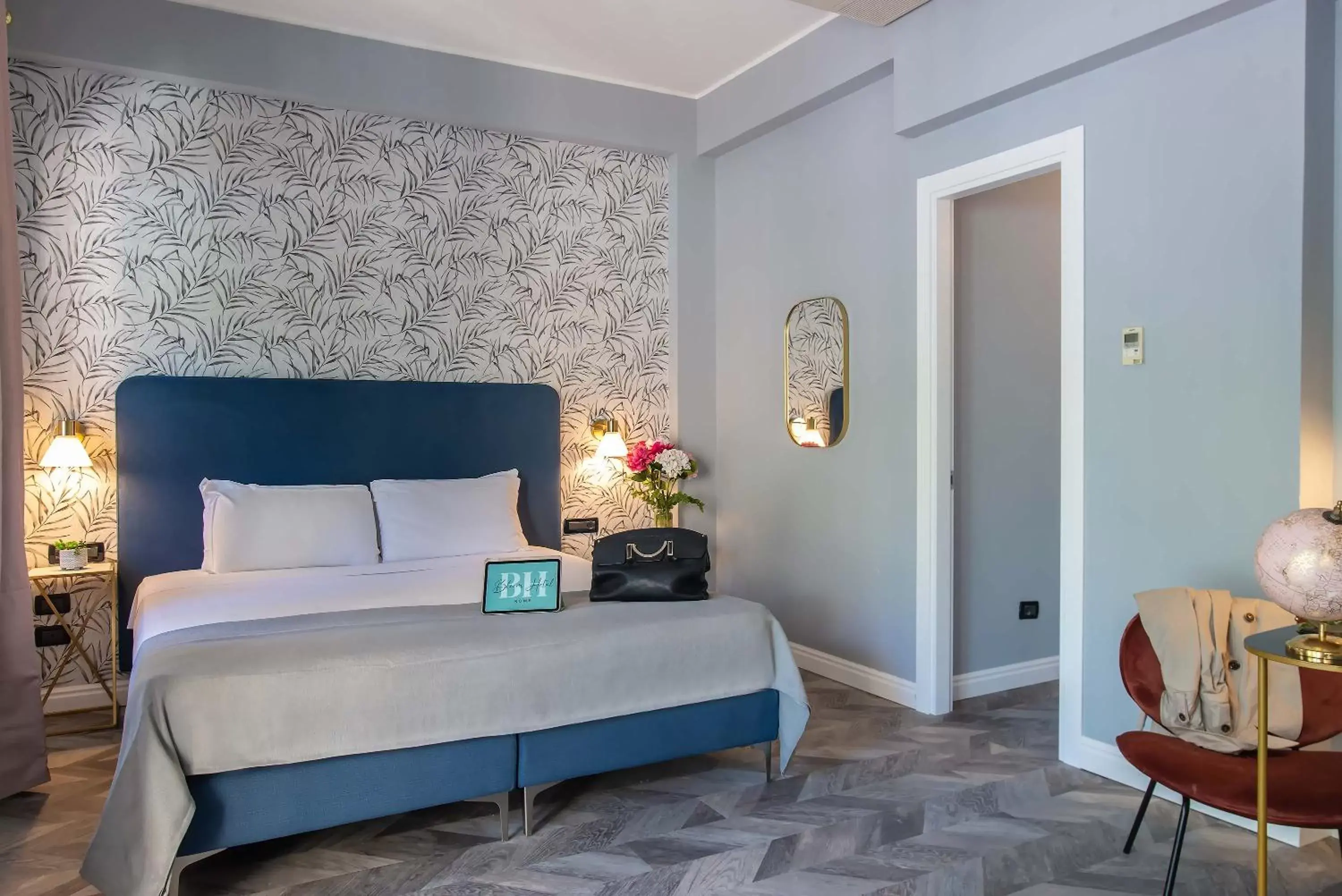 Bedroom, Bed in Bloom Hotel Rome
