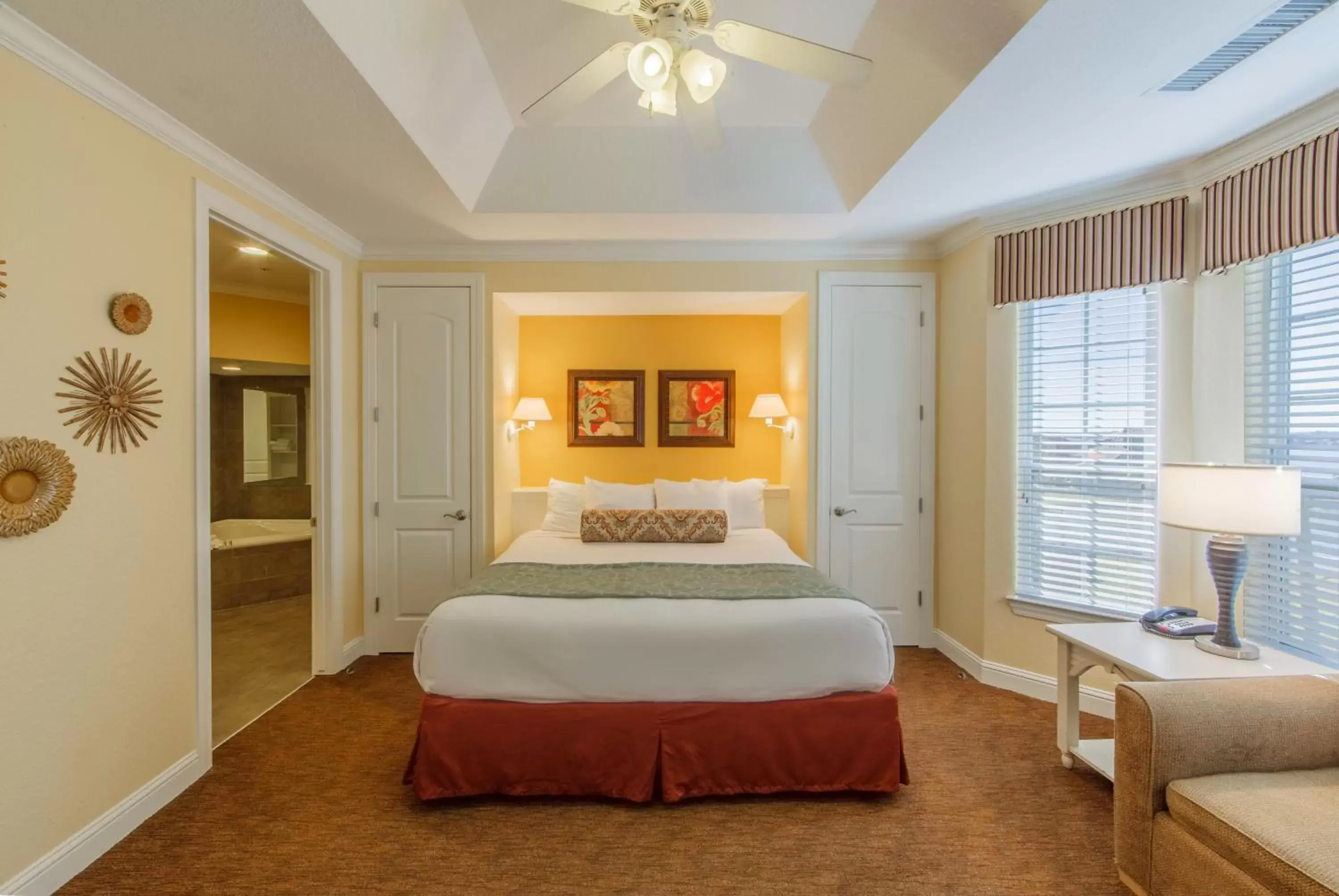 Photo of the whole room, Bed in Holiday Inn Club Vacations Piney Shores Resort at Lake Conroe