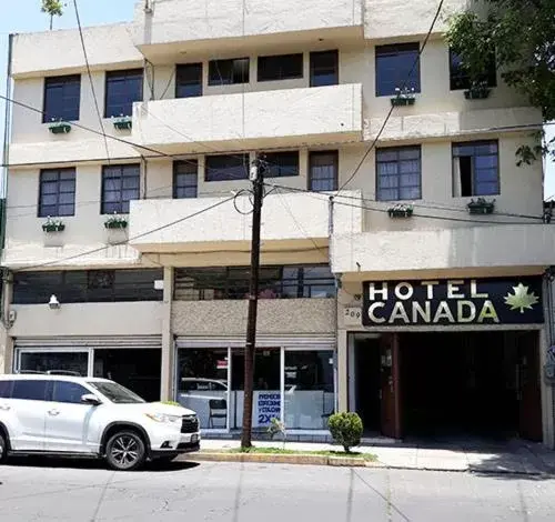 Facade/entrance in Hotel Canadá