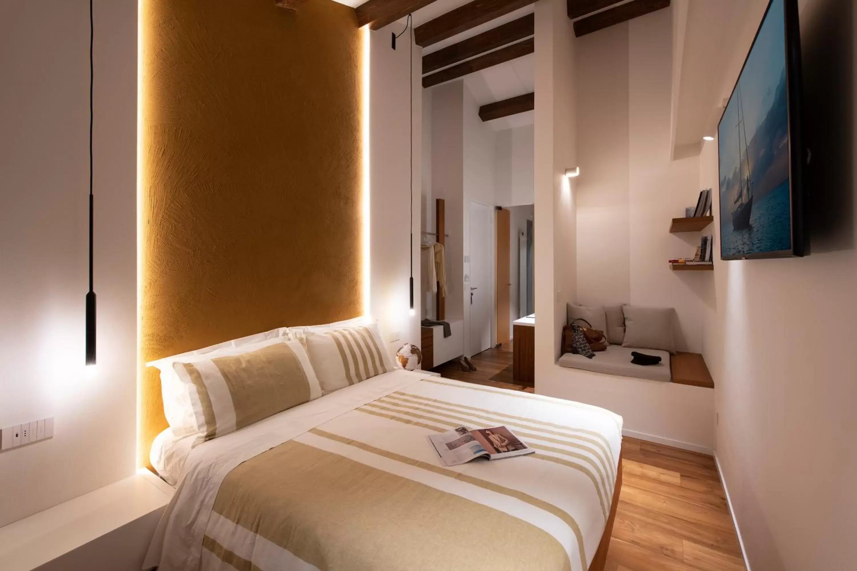 Property building, Bed in Locanda Remare