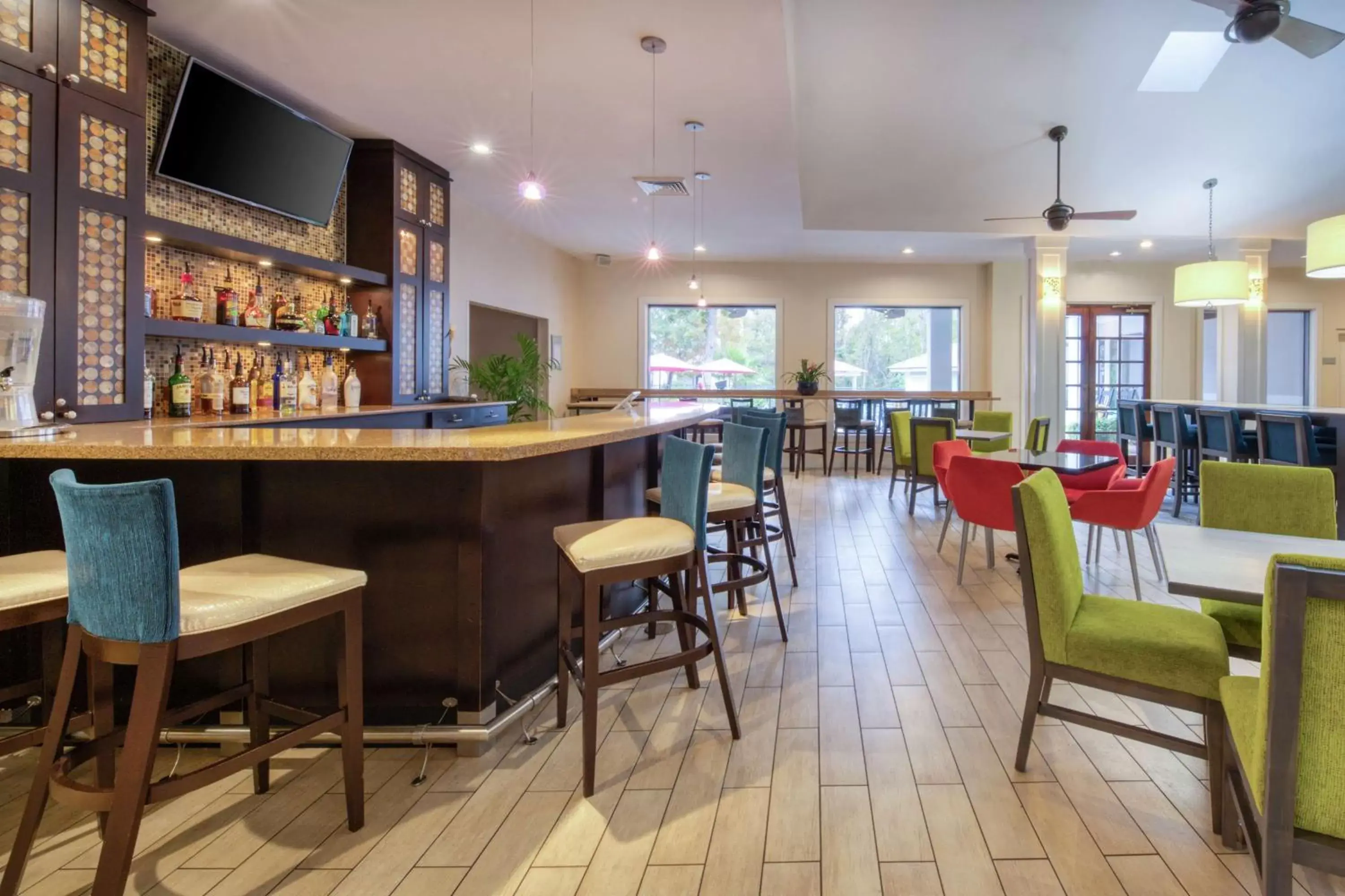 Lounge or bar, Restaurant/Places to Eat in Hampton Inn & Suites Wilmington/Wrightsville Beach