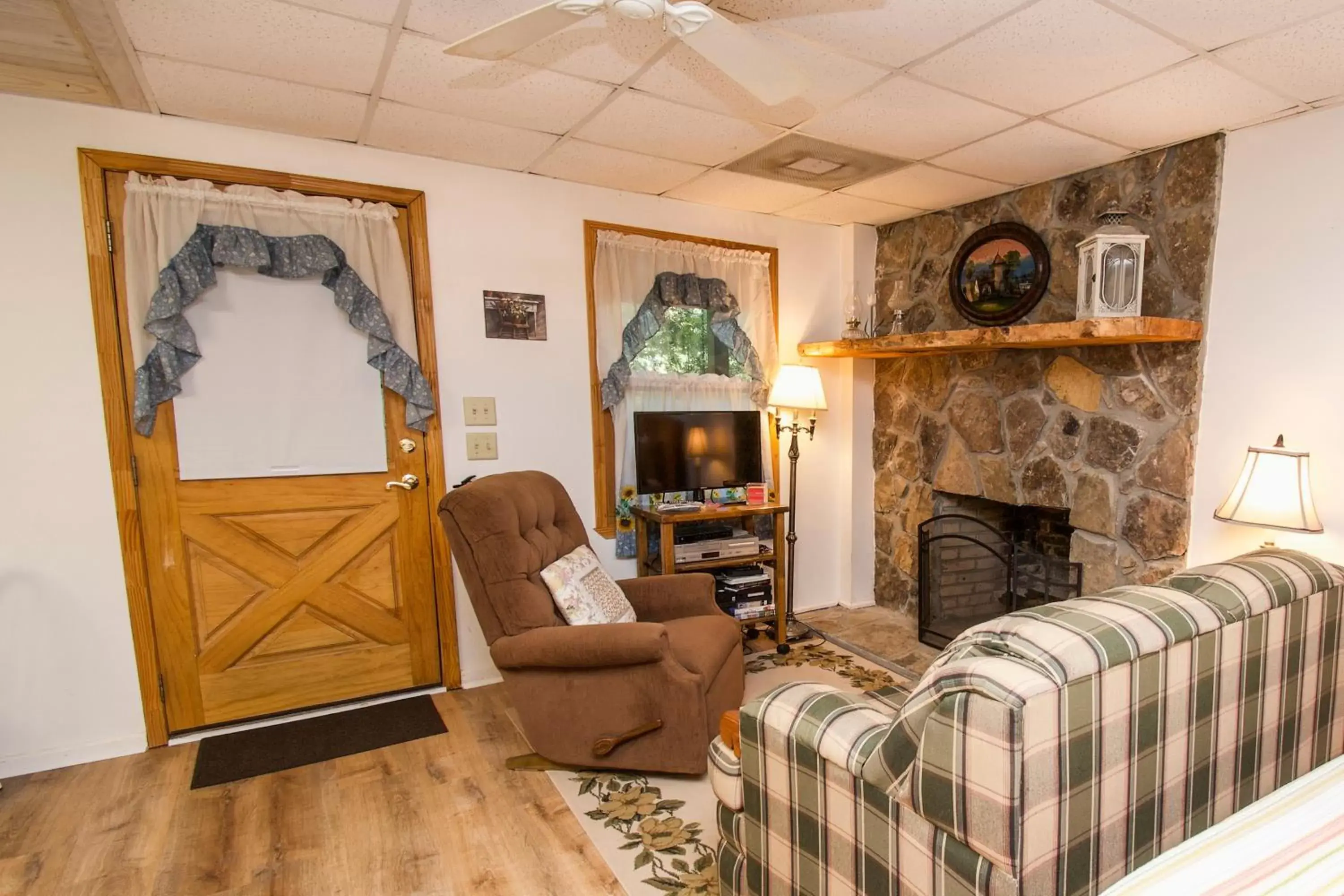 Living room, Seating Area in Paradise Hills, Winery Resort & Spa