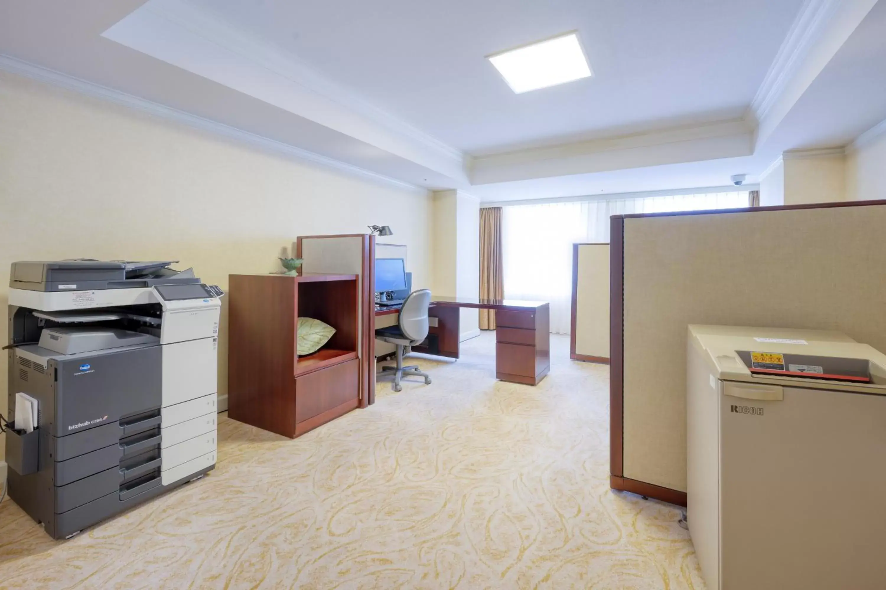 Business facilities, Kitchen/Kitchenette in Nagoya Marriott Associa Hotel