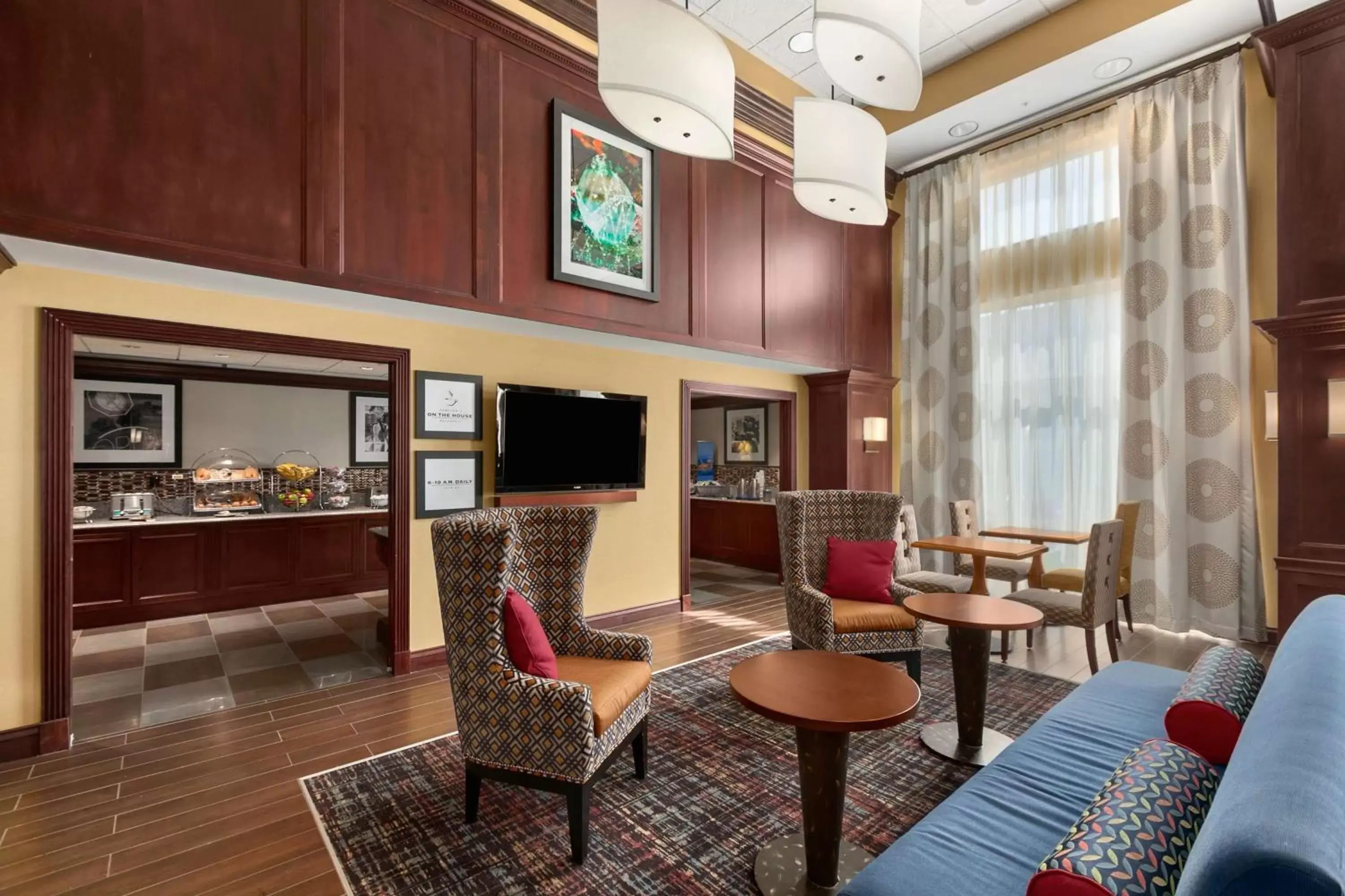 Lobby or reception, Lounge/Bar in Hampton Inn & Suites Cleveland-Beachwood