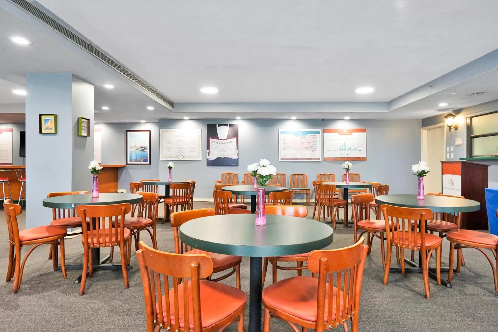 Communal lounge/ TV room in Hollywood Beach Tower