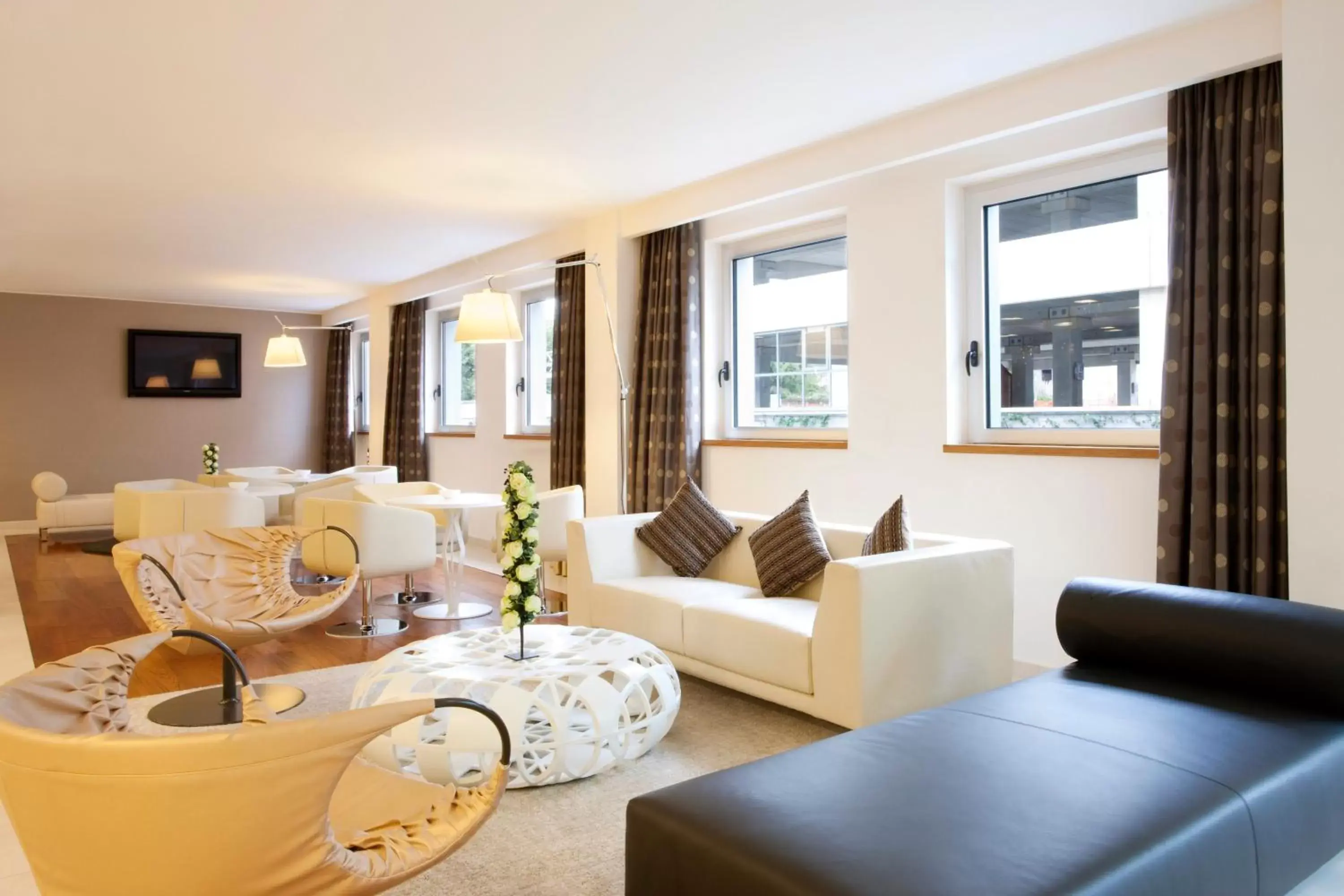 Property building in Holiday Inn Salerno-Cava De' Tirreni by IHG Property building in Holiday Inn Salerno-Cava De' Tirreni by IHG