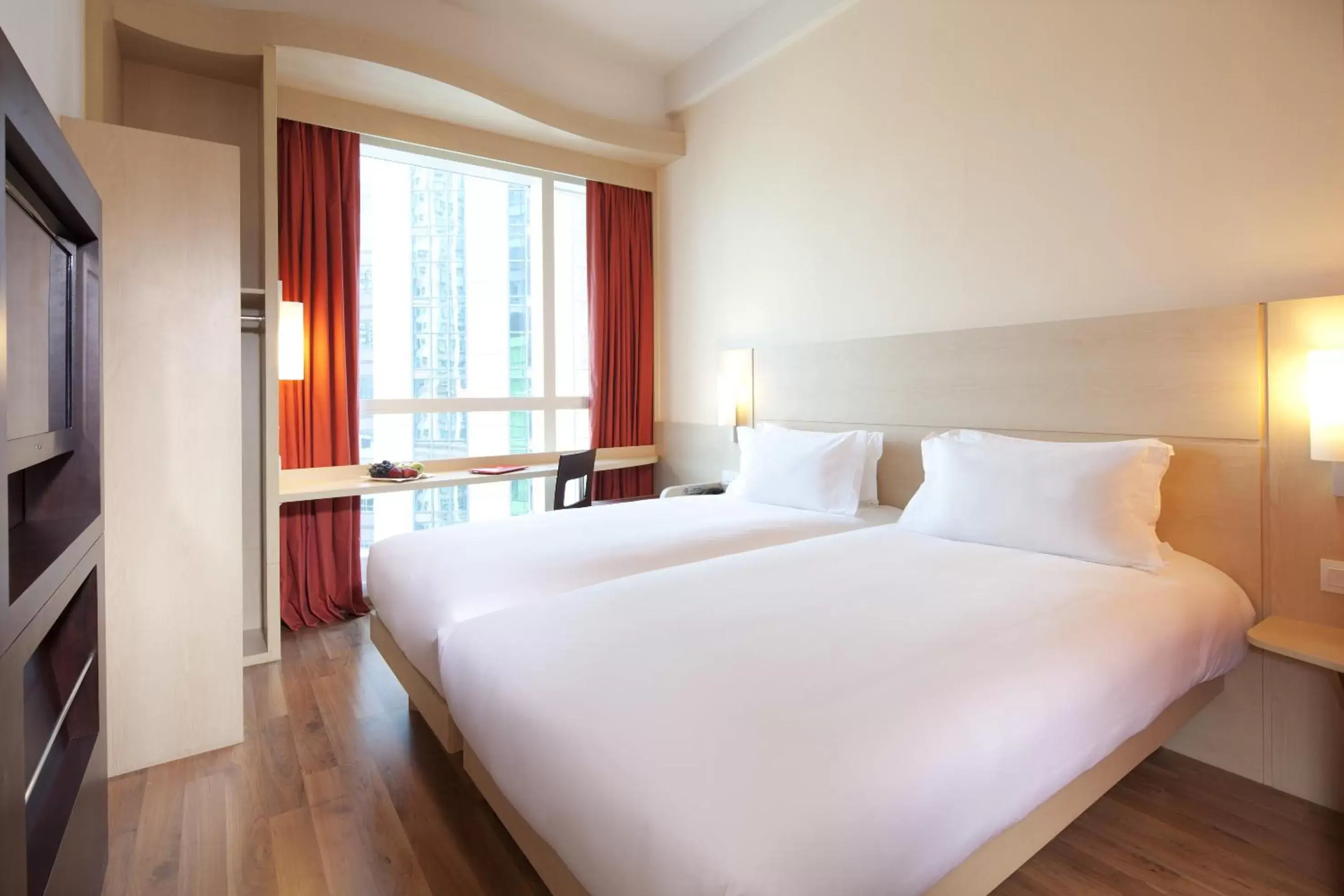 Bed in Ibis Hong Kong Central & Sheung Wan