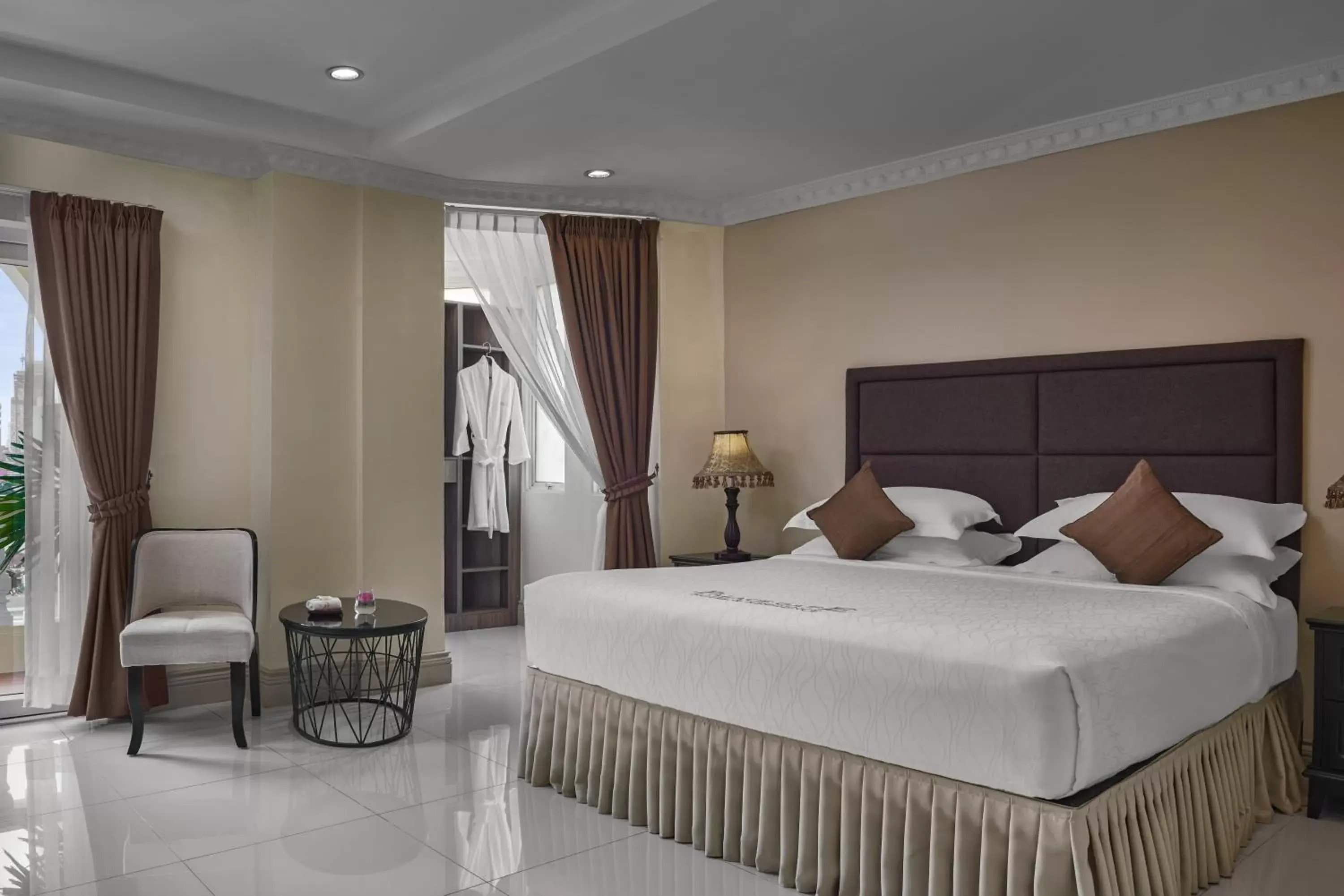 Bedroom, Bed in Palace Gate Hotel & Residence