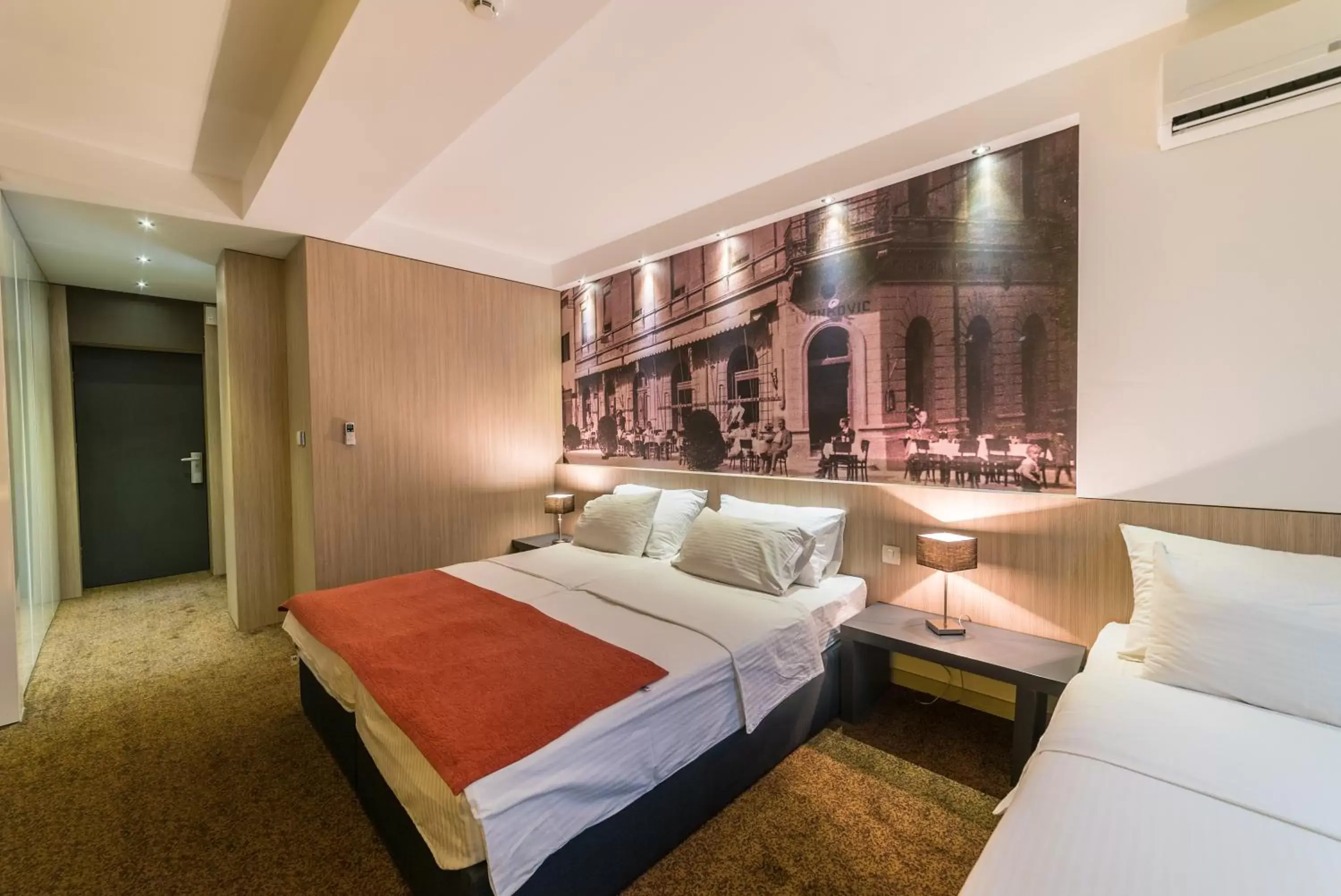 Bed in City Hotel Mostar