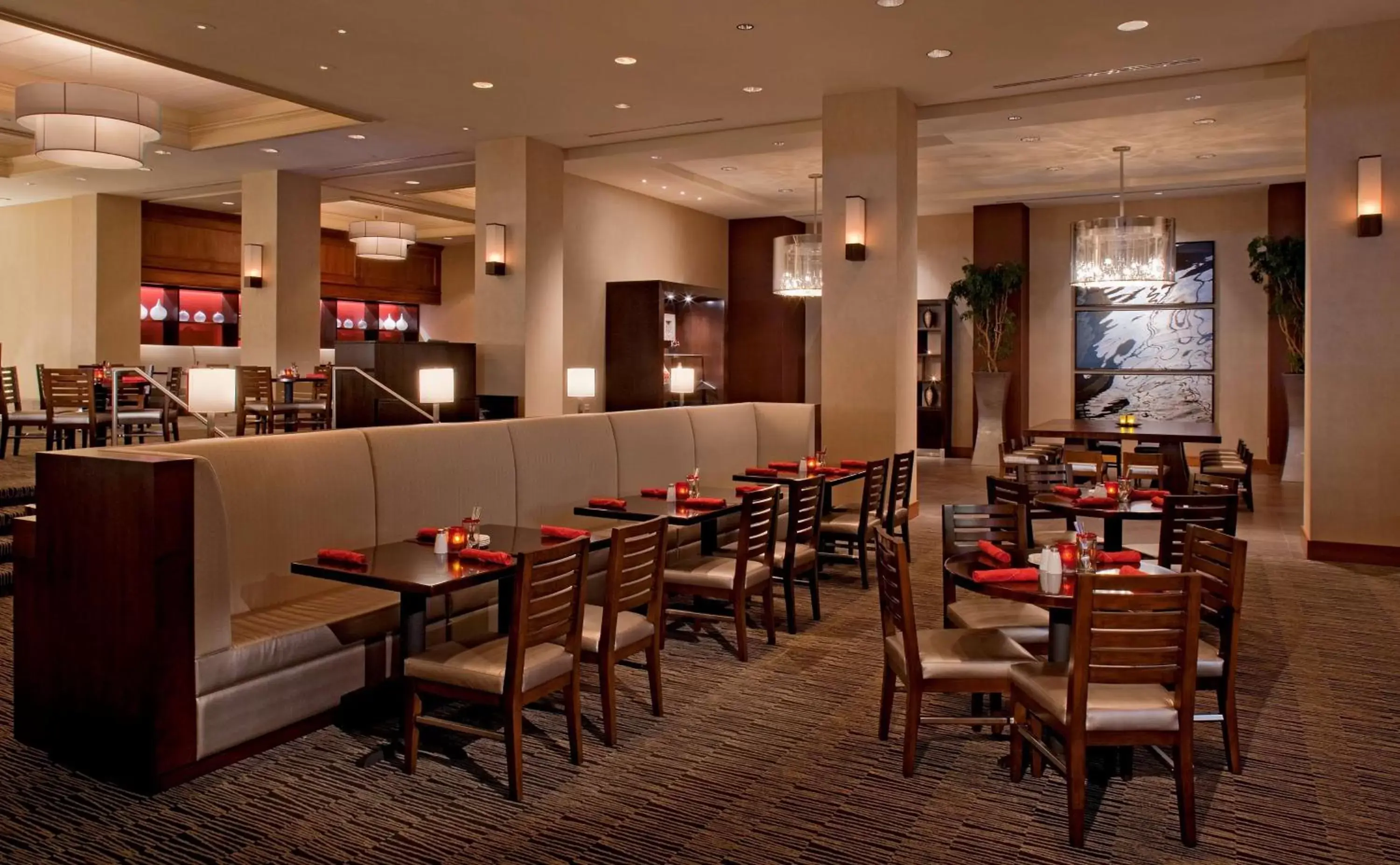 Restaurant/places to eat in Hyatt Regency Saint Louis at The Arch