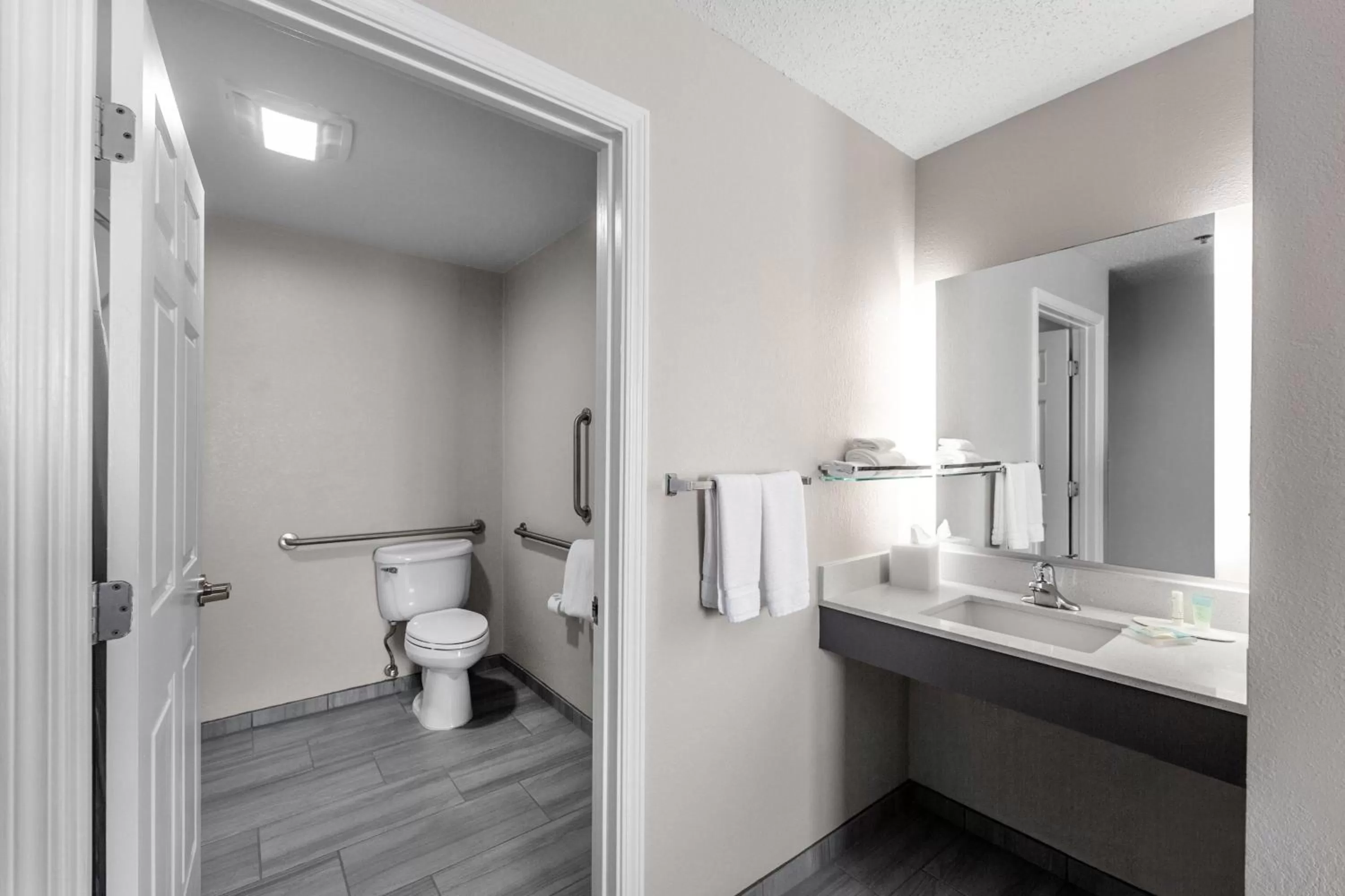 Photo of the whole room in Residence Inn Columbus Easton