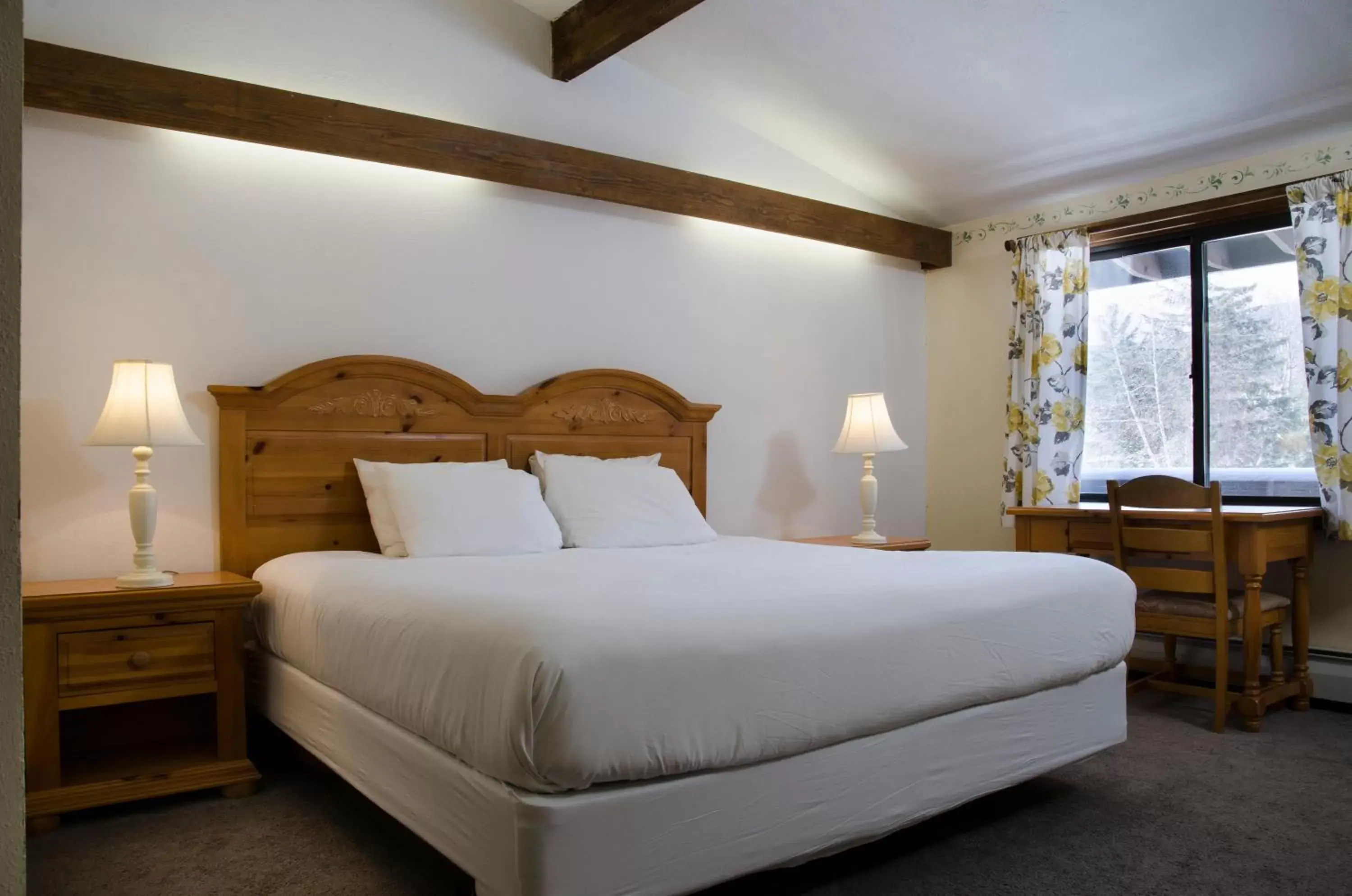 Bed in Summit Lodge